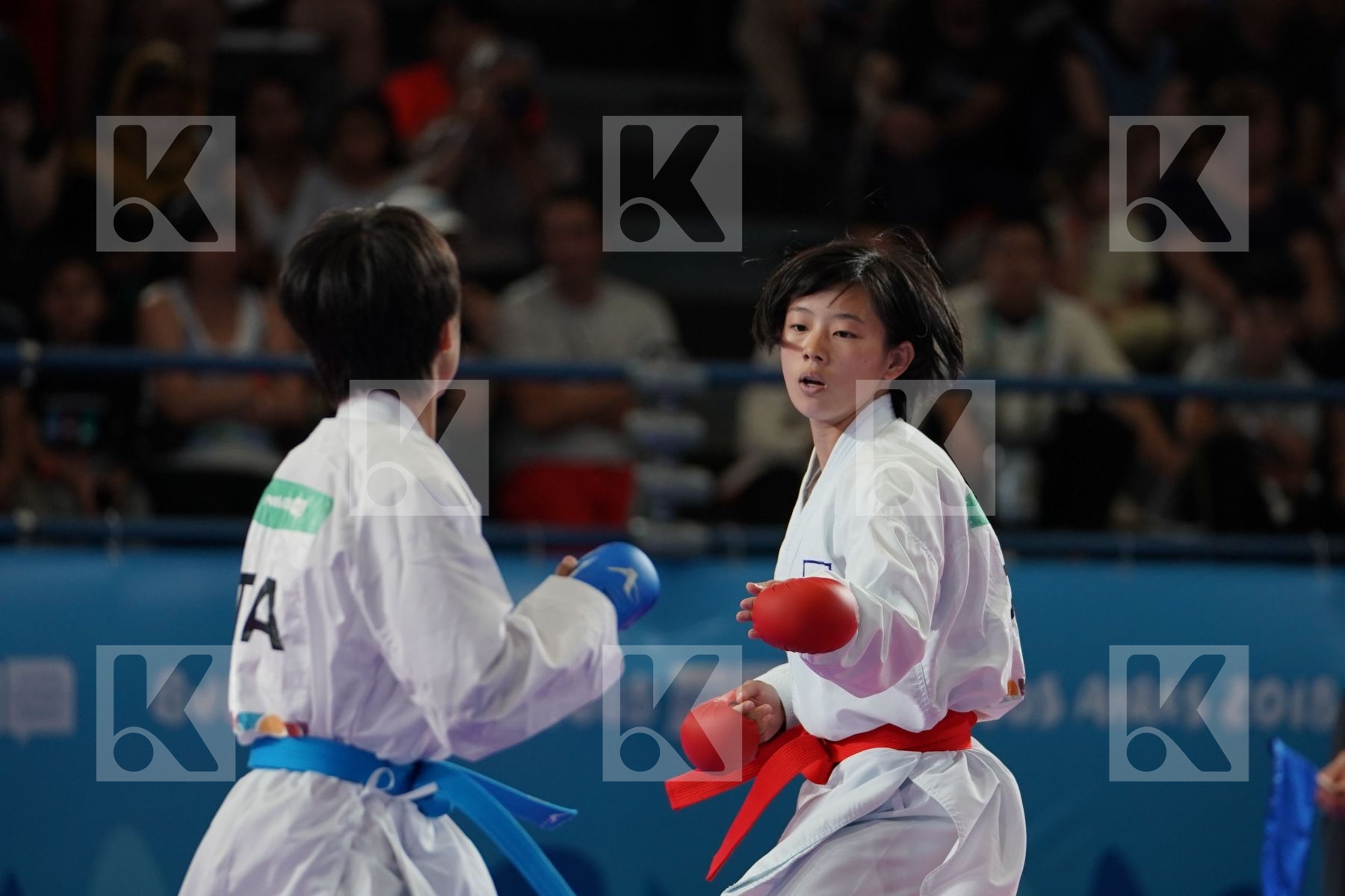 RINKA TAHATA (JAPAN) Vs AIKA OKAZAKI (THAILAND) in Junior Kumite Female -53Kg - Semifinal