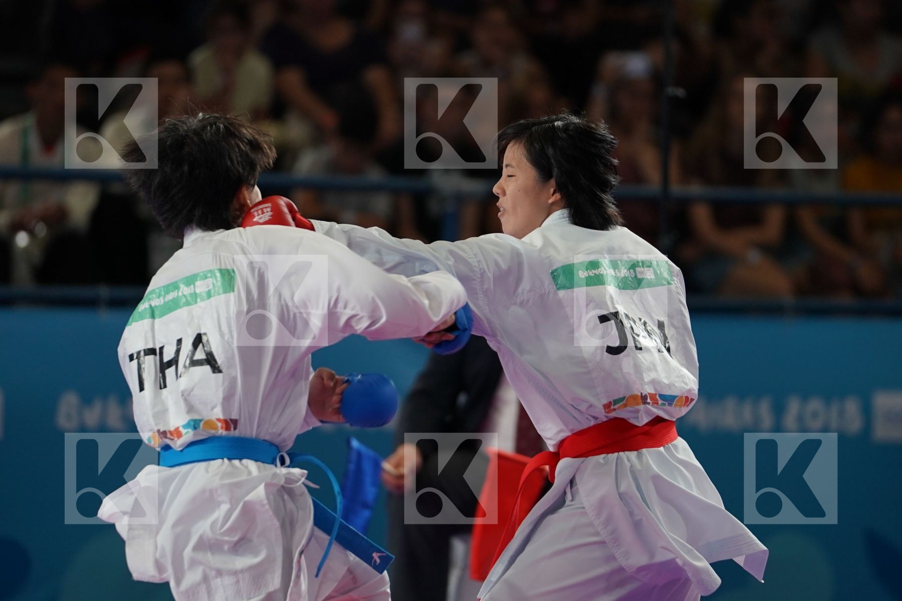 RINKA TAHATA (JAPAN) Vs AIKA OKAZAKI (THAILAND) in Junior Kumite Female -53Kg - Semifinal