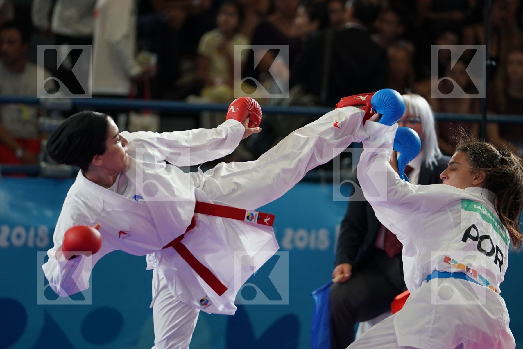 FATEMEH KONAKDARTARSI (IRAN) Vs TANIA BARROS (PORTUGAL) in Junior Kumite Female -53Kg - Semifinal