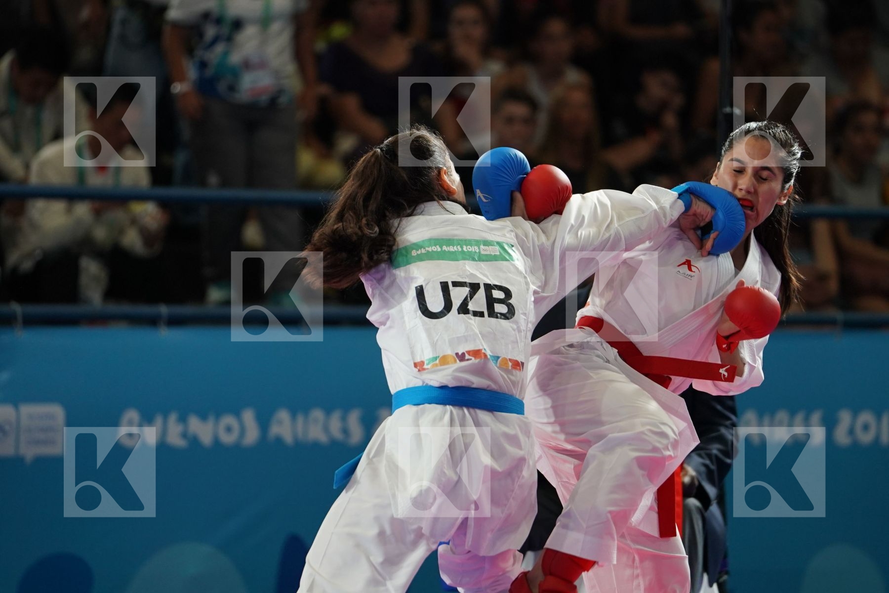 CATALINA VALDE?S (CHILE) Vs DILDORA ALIKULOV (UZBEKISTAN) in Junior Kumite Female -53Kg - Semifinal