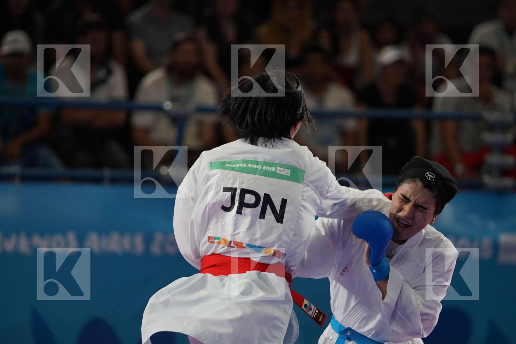 TANIA BARROS (PORTUGAL) Vs AIKA OKAZAKI (THAILAND) in Junior Kumite Female -53Kg - Semifinal
