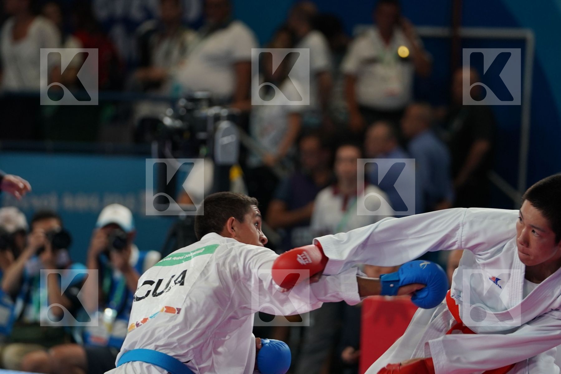 MASAKI YAMAOKA (JAPAN) Vs PEDRO PABLO DE LA ROCA (GUATEMALA) in Junior Kumite Male Ð 61 Kg - Semifinal
