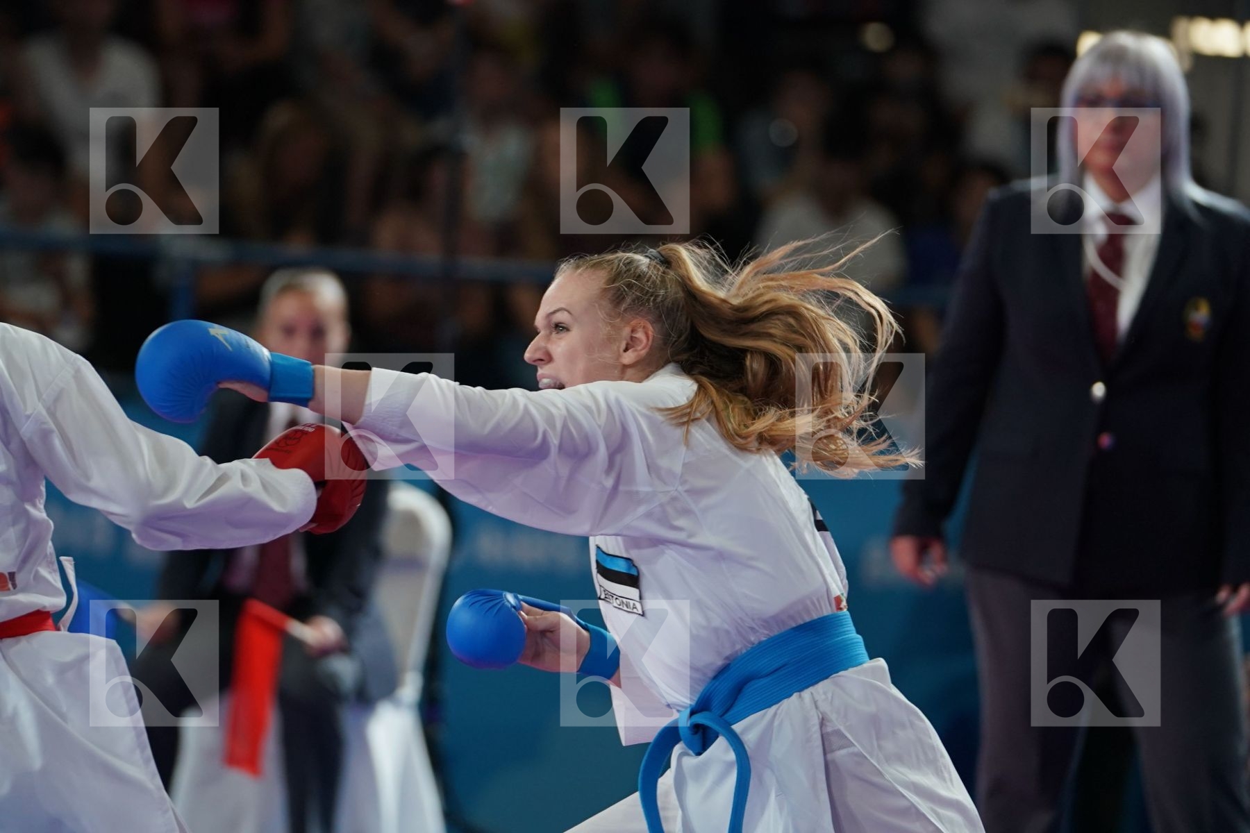 KOKORO SAKAJI (JAPAN) Vs MARTA OSSIPOVA (ESTONIA) in Junior Kumite Female - 59 Kg - Semifinal