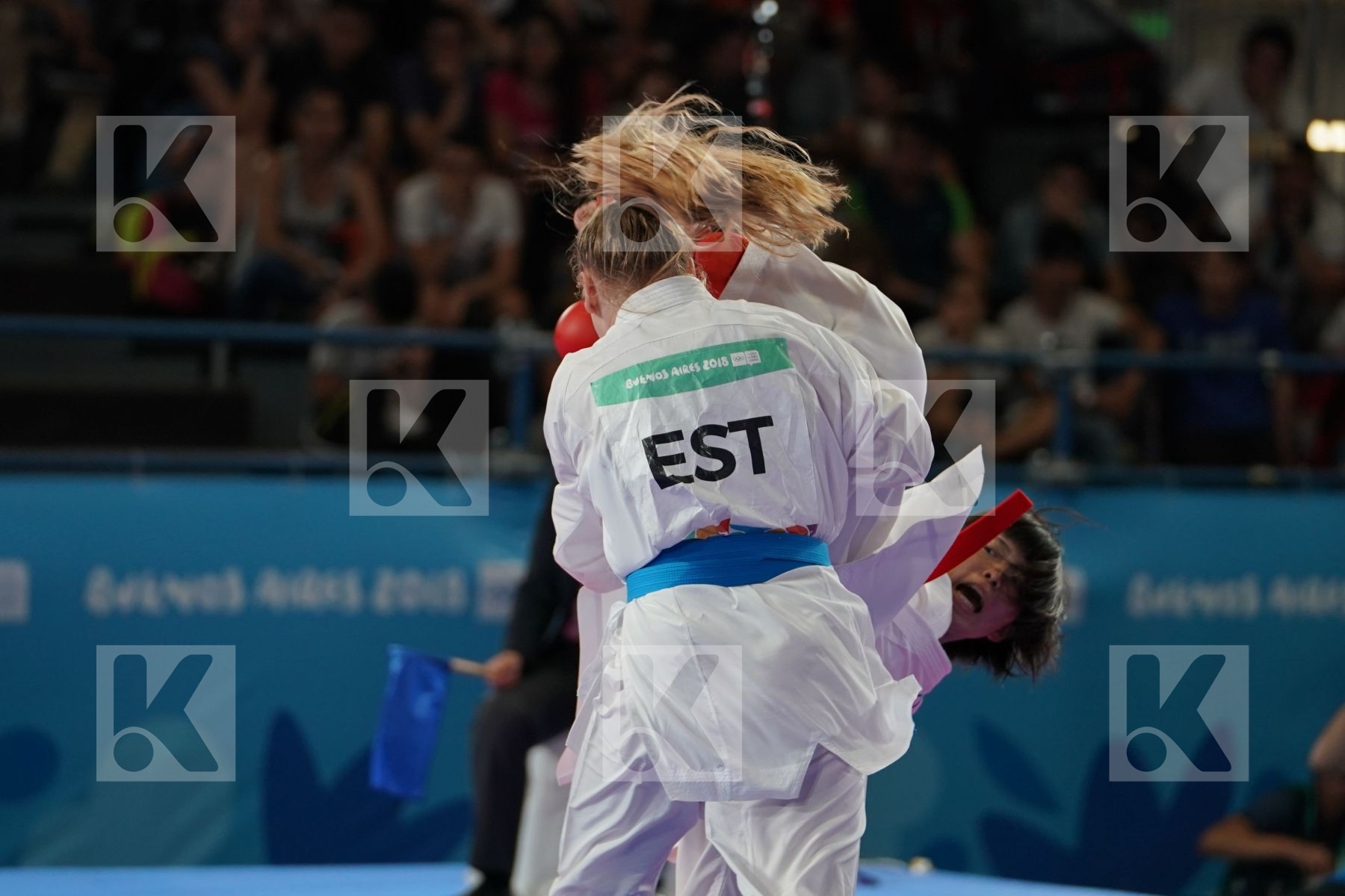 KOKORO SAKAJI (JAPAN) Vs MARTA OSSIPOVA (ESTONIA) in Junior Kumite Female - 59 Kg - Semifinal