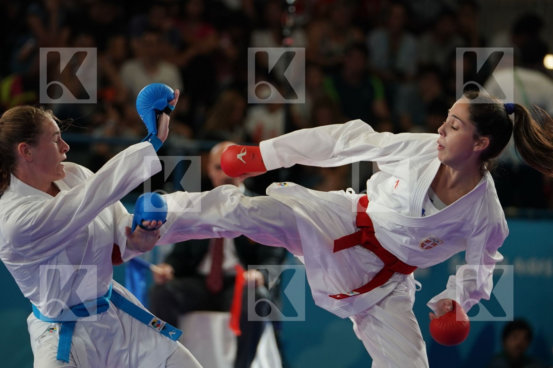 IVANA PEROVIC (SERBIA) Vs ZSOFIA BARANYI (HUNGARY) in Junior Kumite Female - 59 Kg - Semifinal