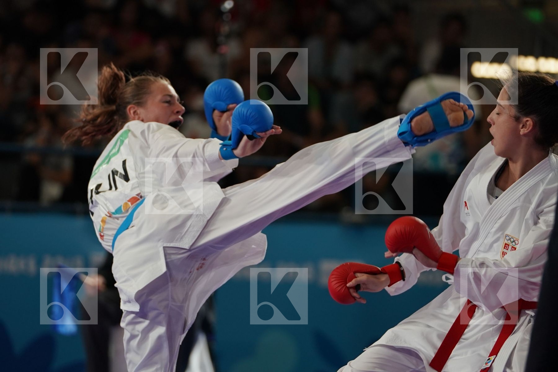 IVANA PEROVIC (SERBIA) Vs ZSOFIA BARANYI (HUNGARY) in Junior Kumite Female - 59 Kg - Semifinal