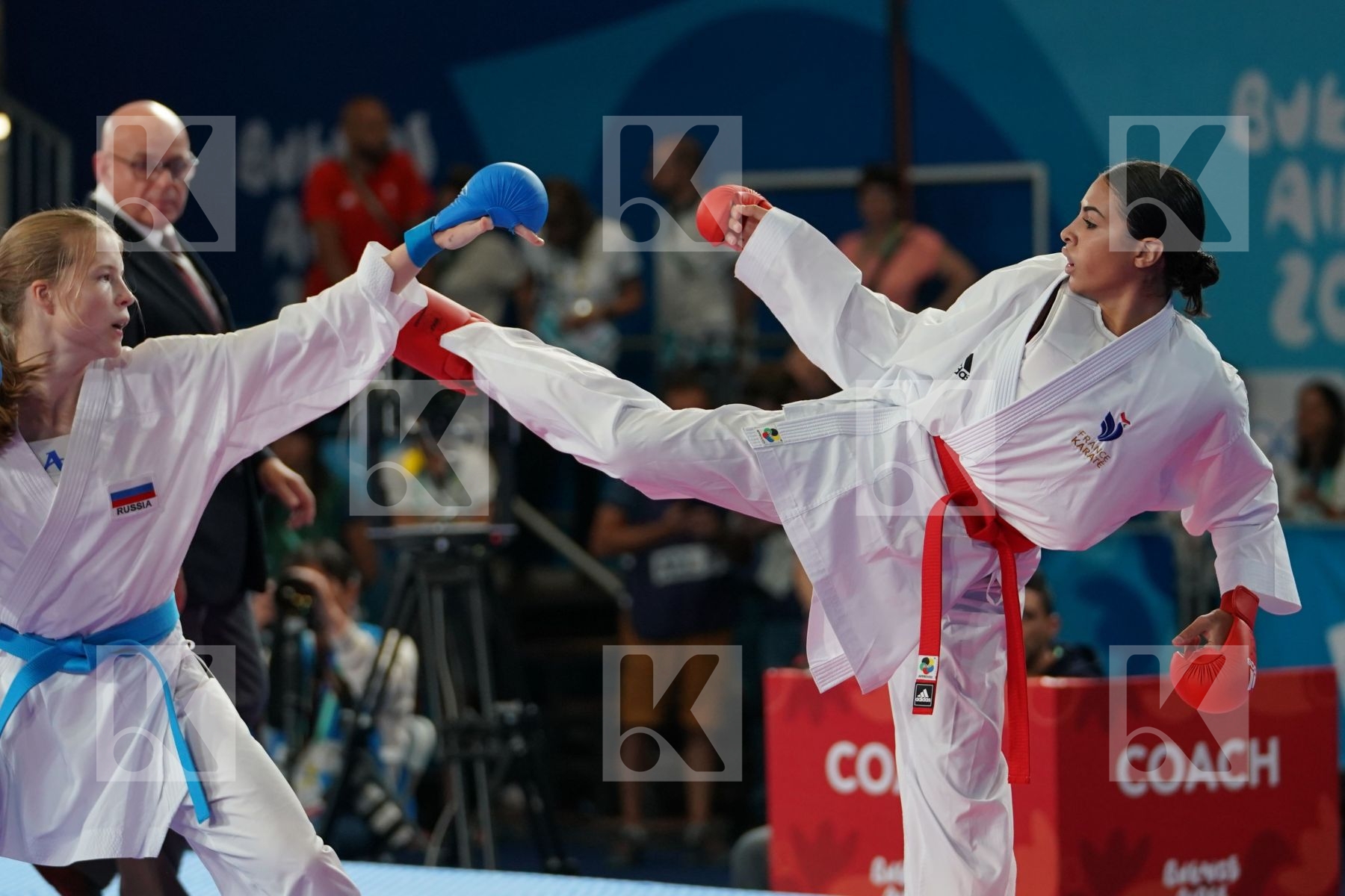 ASSIA OUKHATTOU (FRANCE) Vs ANNA CHERNYSHEVA (RUSSIA) in Junior Kumite Female - 59 Kg - Semifinal