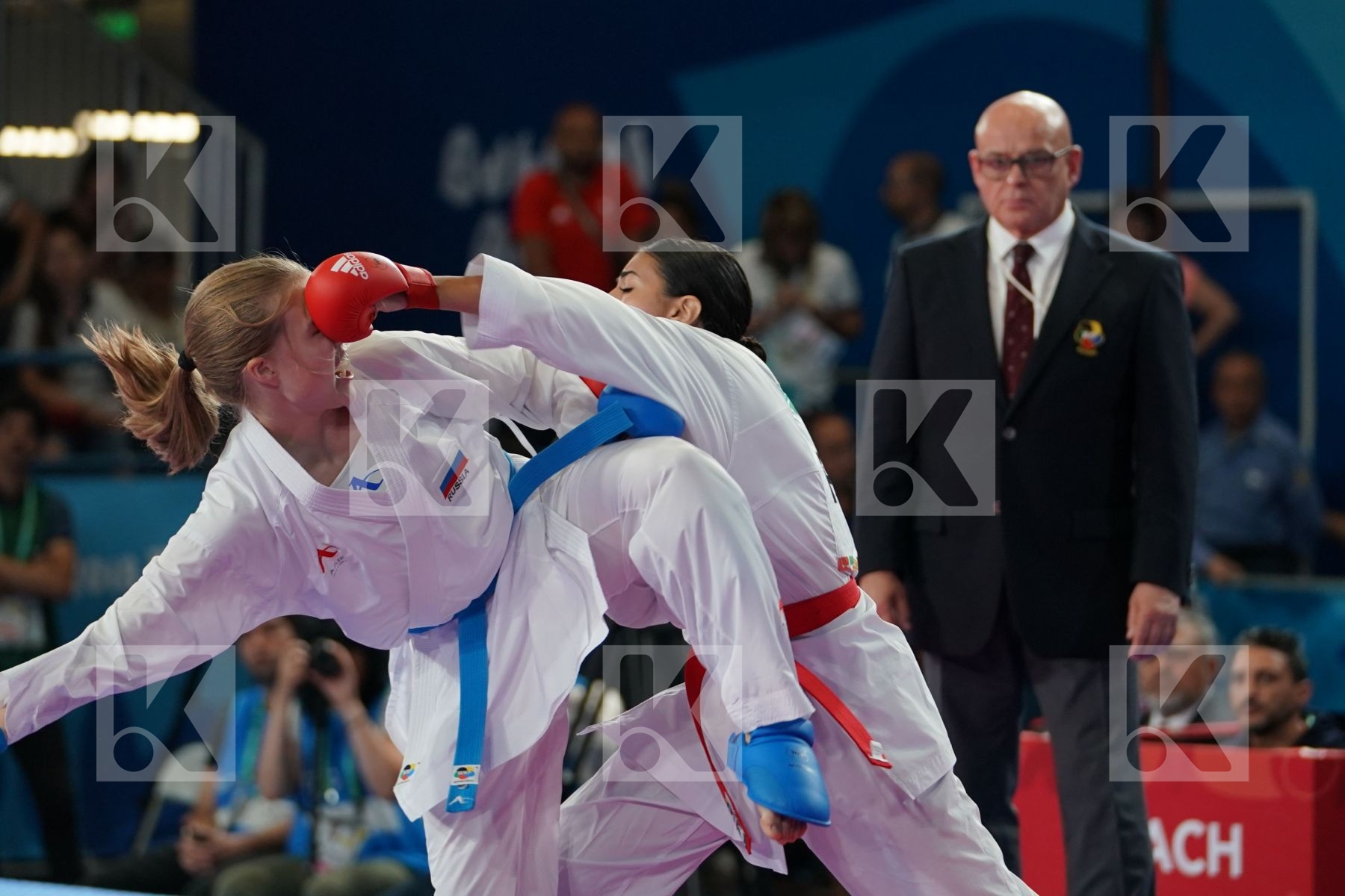 ASSIA OUKHATTOU (FRANCE) Vs ANNA CHERNYSHEVA (RUSSIA) in Junior Kumite Female - 59 Kg - Semifinal