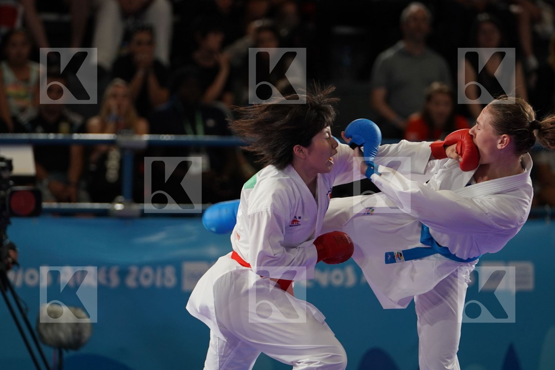 KOKORO SAKAJI (JAPAN) Vs ZSOFIA BARANYI (HUNGARY) in Junior Kumite Female - 59 Kg - Semifinal