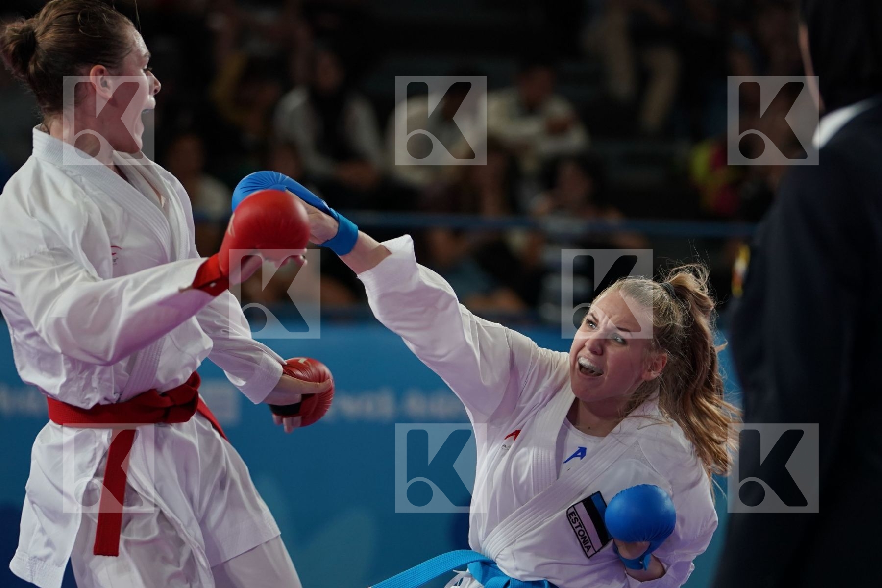 ZSOFIA BARANYI (HUNGARY) Vs MARTA OSSIPOVA (ESTONIA) in Junior Kumite Female - 59 Kg - Semifinal