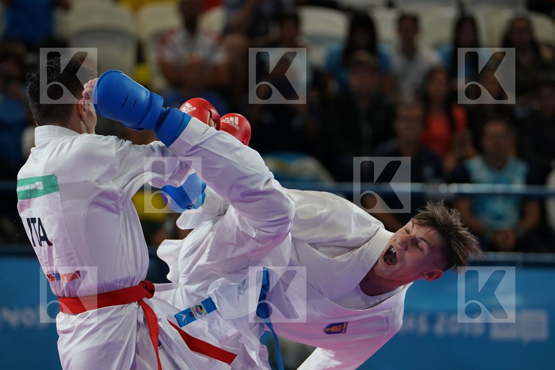 ROSARIO RUGGIERO (ITALY) vs ROBERT SHYROIAN (UKRAINE) in Junior Kumite Male Ð 68 Kg - Qualification