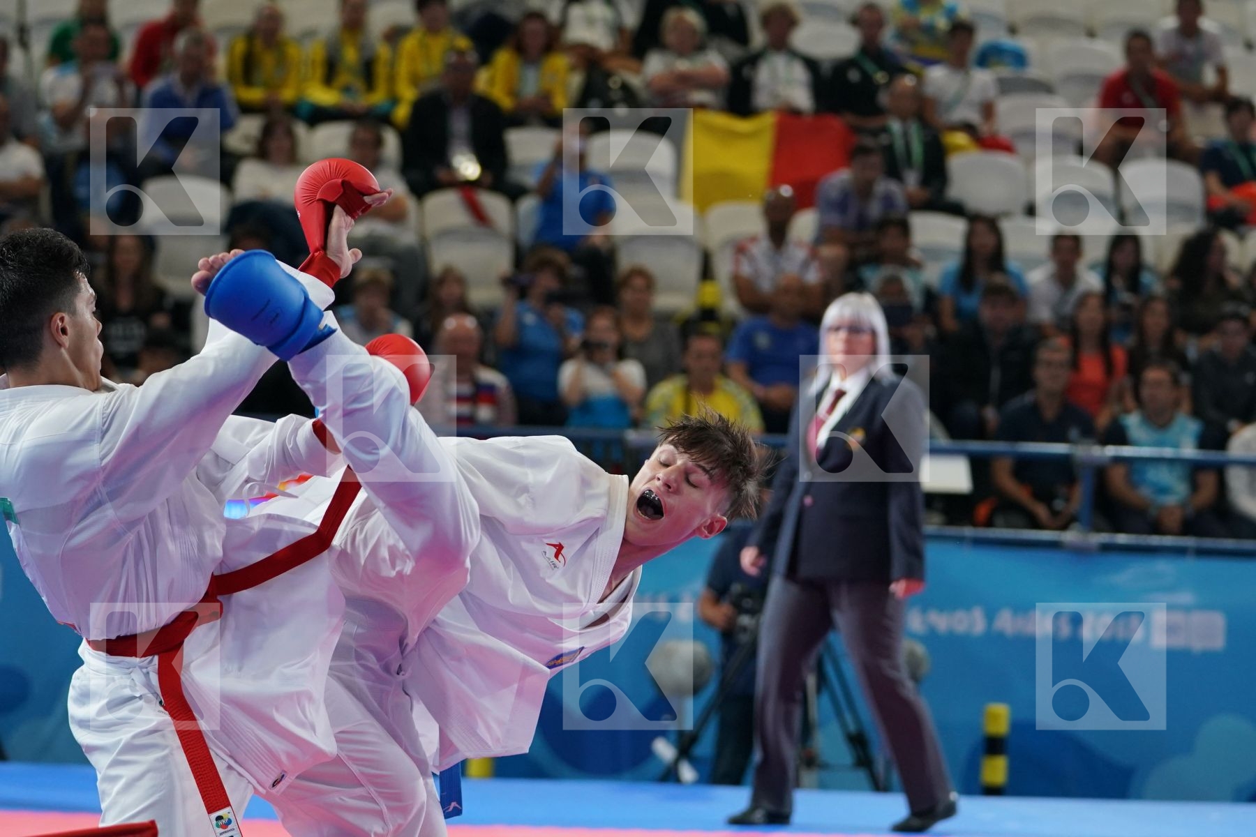 ROSARIO RUGGIERO (ITALY) vs ROBERT SHYROIAN (UKRAINE) in Junior Kumite Male Ð 68 Kg - Qualification