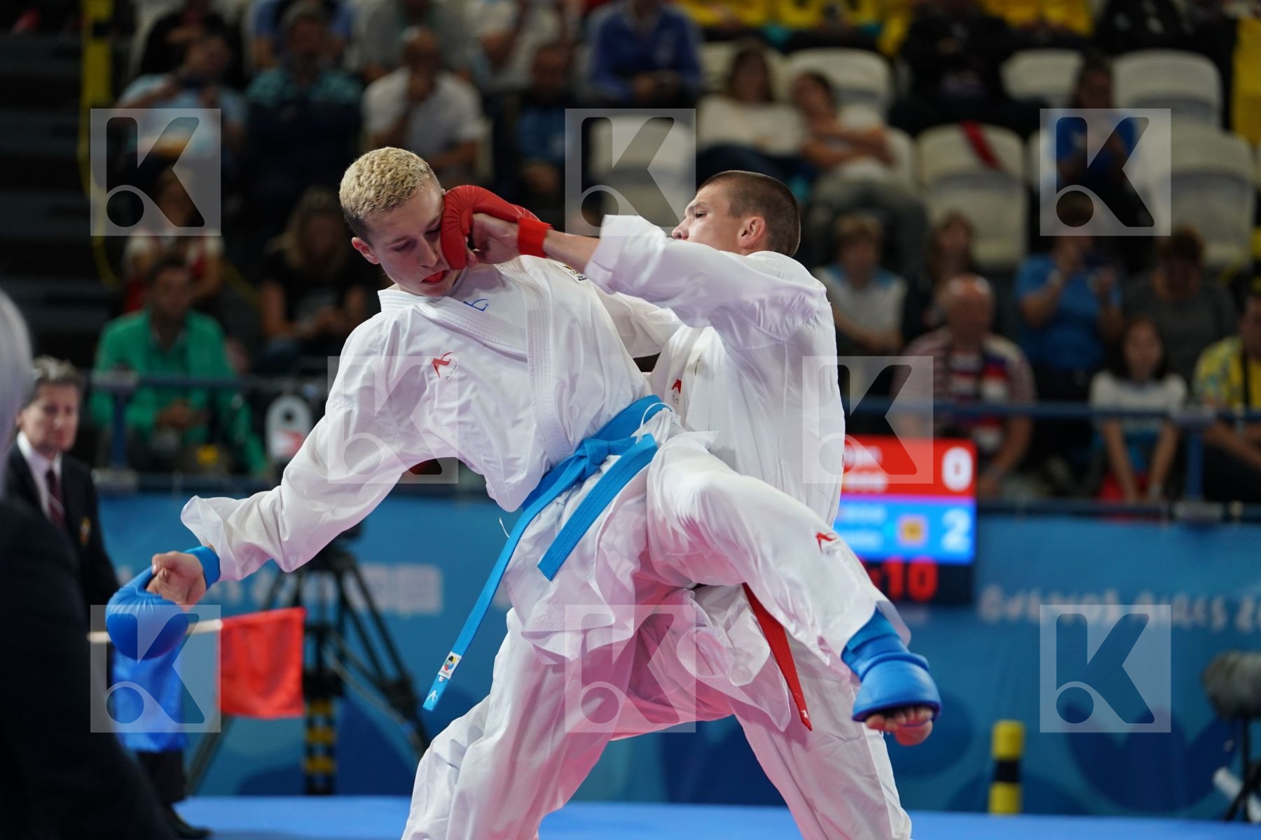 BOSKOVIC BOJAN (MONTENEGRO) vs QUENTIN MAHAUDEN (BELGIUM) in Junior Kumite Male Ð 68 Kg - Qualification