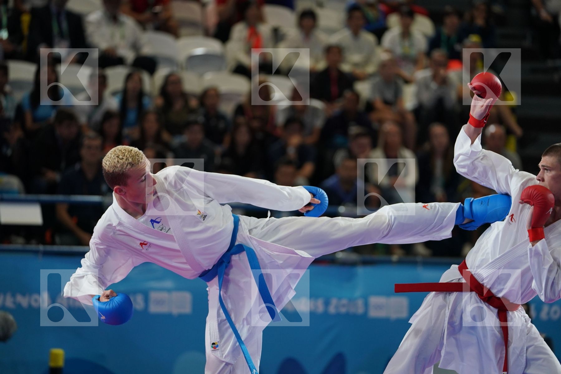 BOSKOVIC BOJAN (MONTENEGRO) vs QUENTIN MAHAUDEN (BELGIUM) in Junior Kumite Male Ð 68 Kg - Qualification