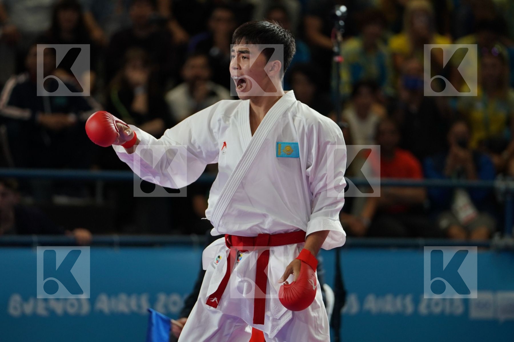 ABILMANSUR BATYRGALI (KAZAKHSTAN) vs JUAN SALSENCH (ARGENTINA) in Junior Kumite Male Ð 68 Kg - Qualification