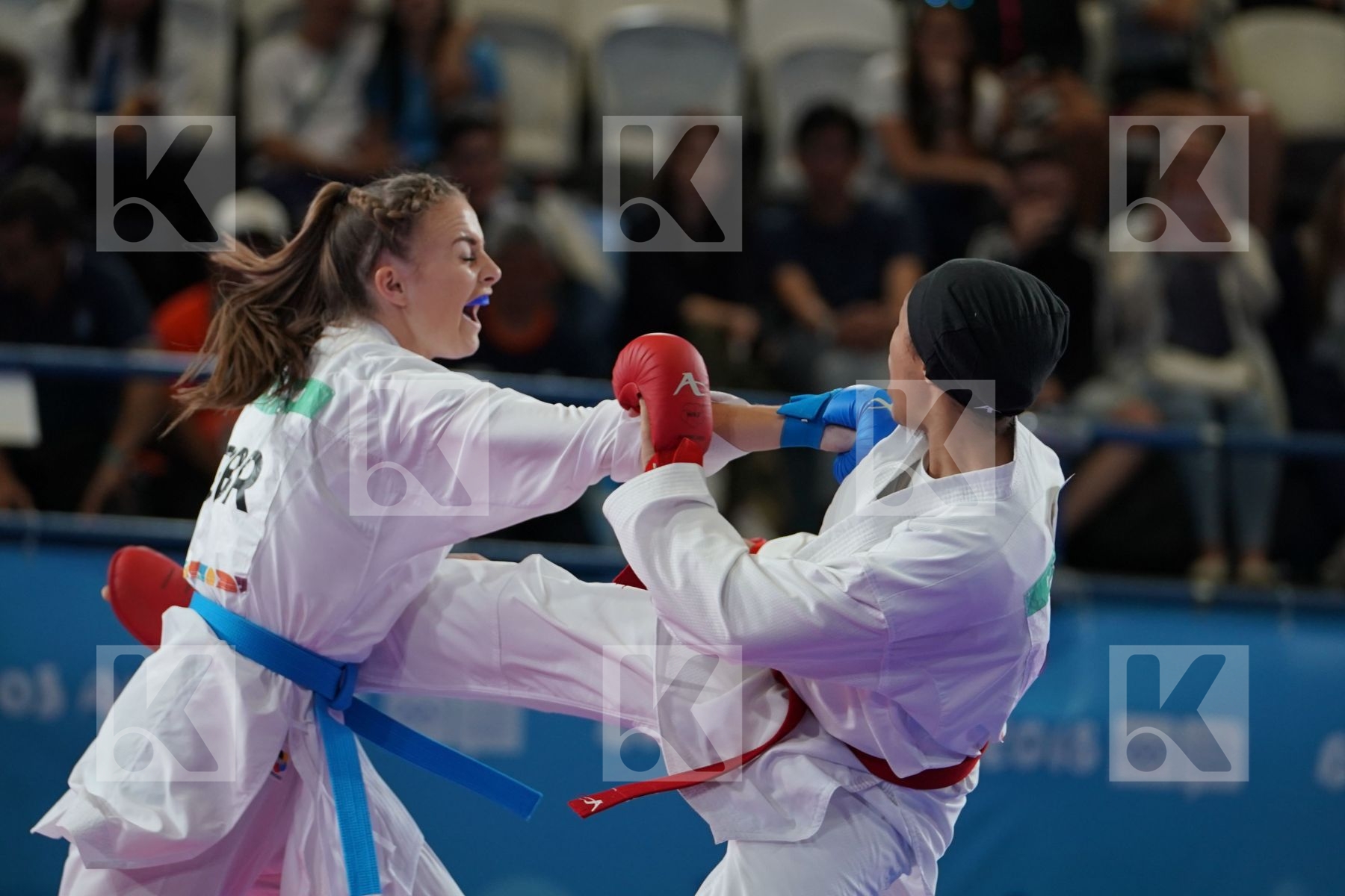 SARAH ALAMERI (UAE) vs LAUREN PAIGE SALISBURY (GREAT BRITAIN) in Junior Kumite Female 59+ Kg - Qualification