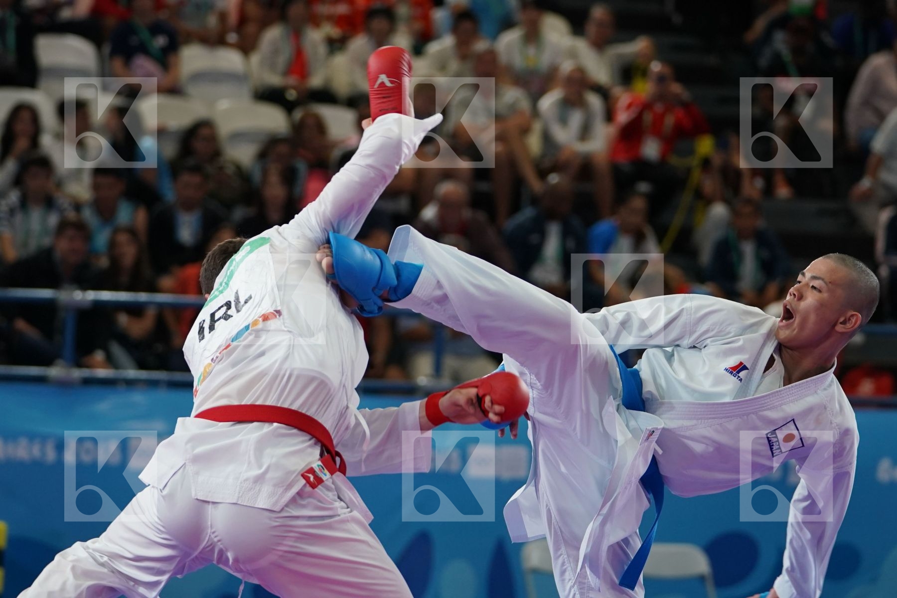 SEAN MC CARTHY CREAN (IRELAND) vs KEISEI SAKIYAMA (JAPAN) in Senior Kumite 68+ Kg - Qualification