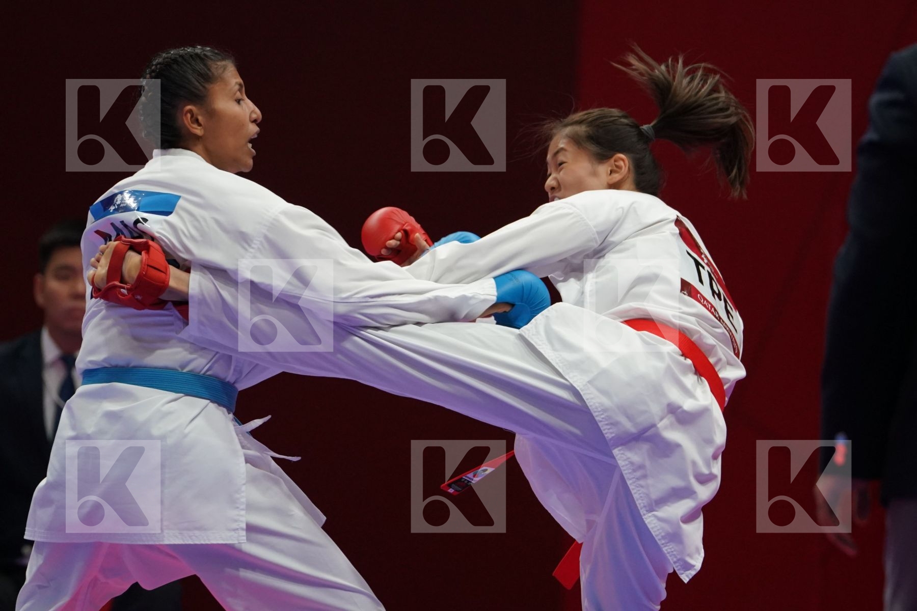 TZUYUN WEN (CHINESE TAIPEI) vs SYAKILLA SALNI JEFRY KRISNAN (MALAYSIA) in Senior Kumite -55 Kg - Qualification