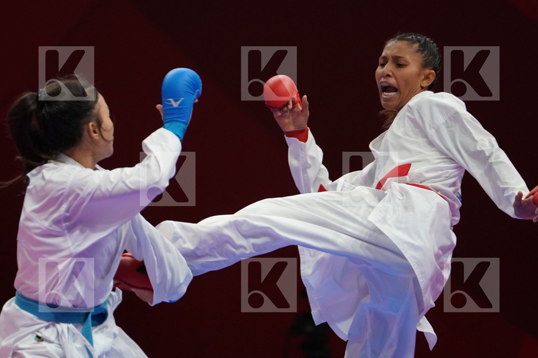 SYAKILLA SALNI JEFRY KRISNAN (MALAYSIA) vs SABINA ZAKHAROVA (KAZAKHSTAN) in Senior Kumite -55 Kg - Qualification