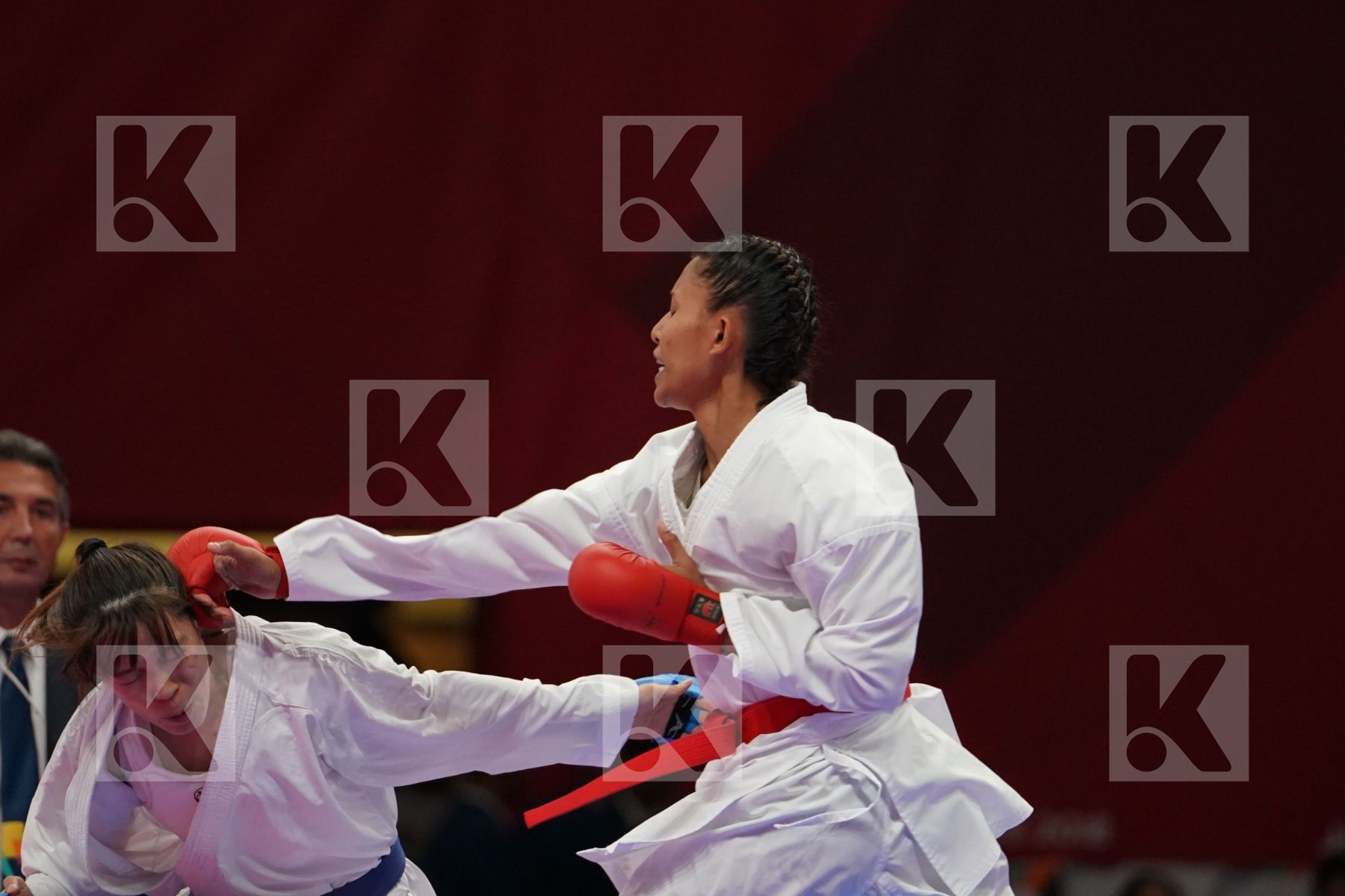 SYAKILLA SALNI JEFRY KRISNAN (MALAYSIA) vs SOK I WONG (MACAO) in Senior Kumite -55 Kg - Bronze bout