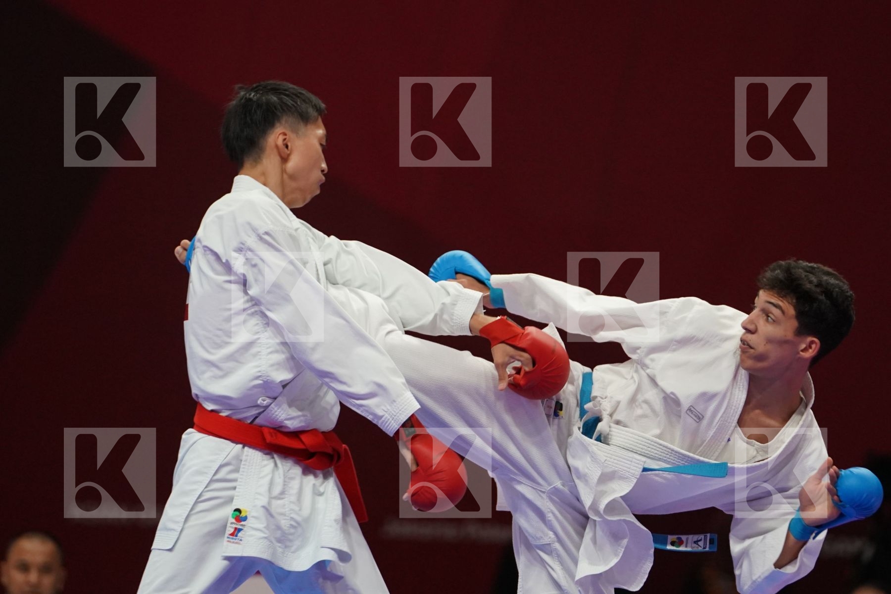 YUN HAK SONG (NORTH KOREA) vs PHONEPASEUTH LASASIMMA (LAO PEOPLE`S DEMOCRATIC REPUBLIC) in Senior Kumite -60 Kg - Qualification