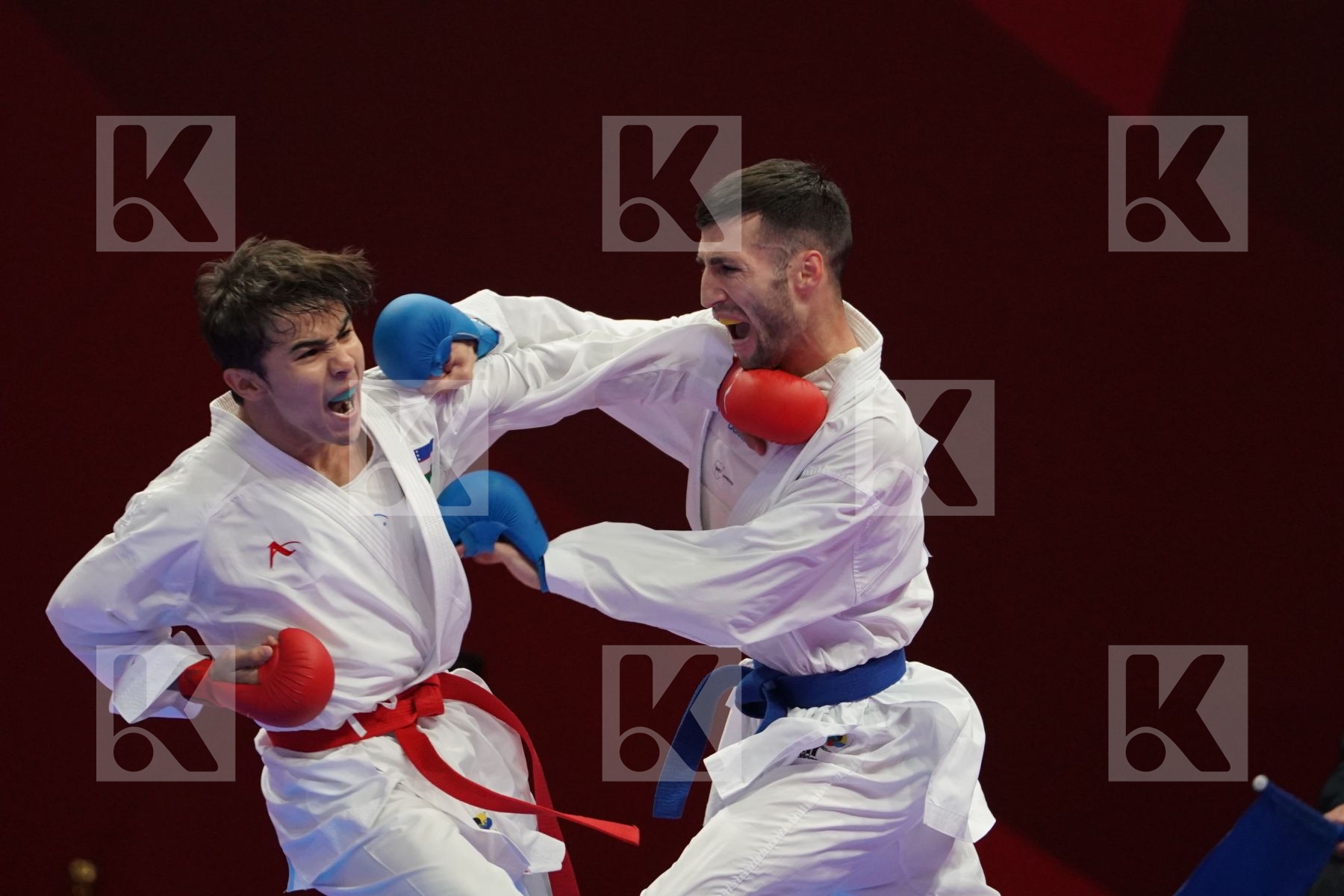 SADRIDDIN SAYMATOV (UZBEKISTAN) vs AMIR MAHDI ZADEH (ISLAMIC REPUBLIC OF IRAN) in Senior Kumite -60 Kg - Qualification