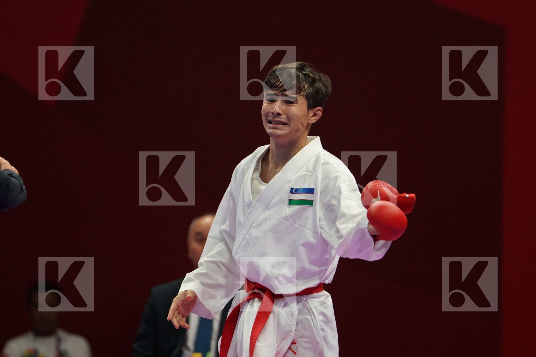 SADRIDDIN SAYMATOV (UZBEKISTAN) vs AMIR MAHDI ZADEH (ISLAMIC REPUBLIC OF IRAN) in Senior Kumite -60 Kg - Qualification