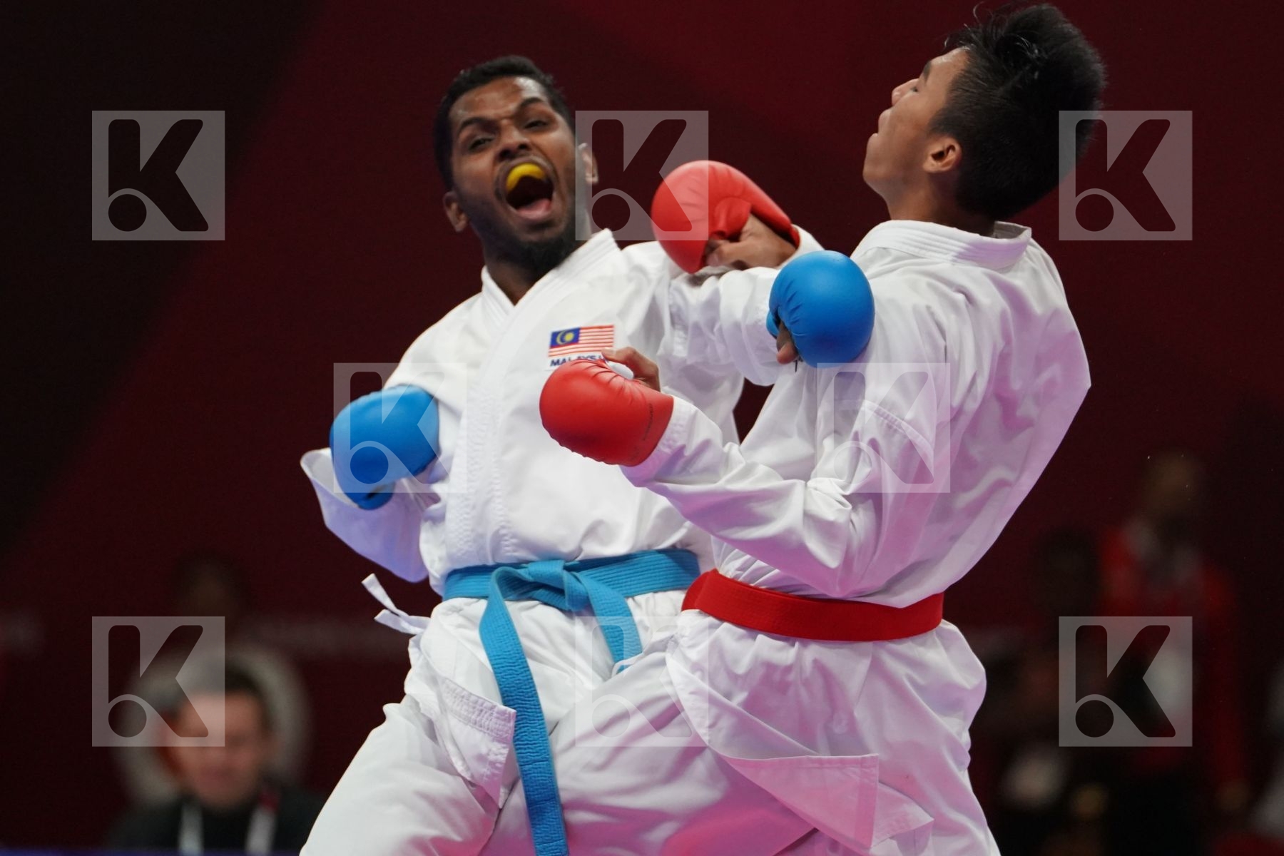 RIFKI ARDIANSYAH ARROSYIID (INDONESIA) vs PREM KUMAR SELVAM (MALAYSIA) in Senior Kumite -60 Kg - Qualification