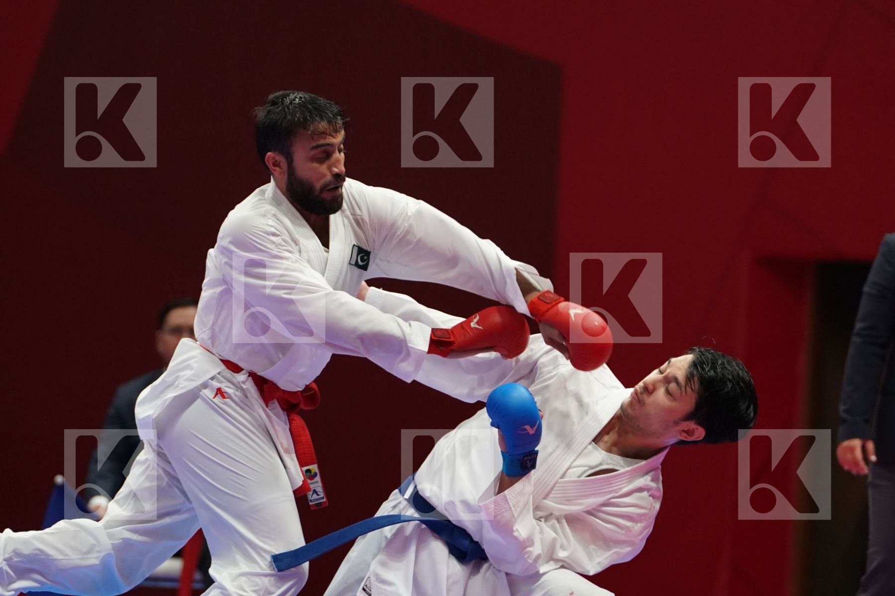 SAADI GHULAM ABBAS (PAKISTAN) vs RAEF ADEL ALTURKISTANI (SAUDI ARABIA) in Senior Kumite Ð 75 Kg - Qualification