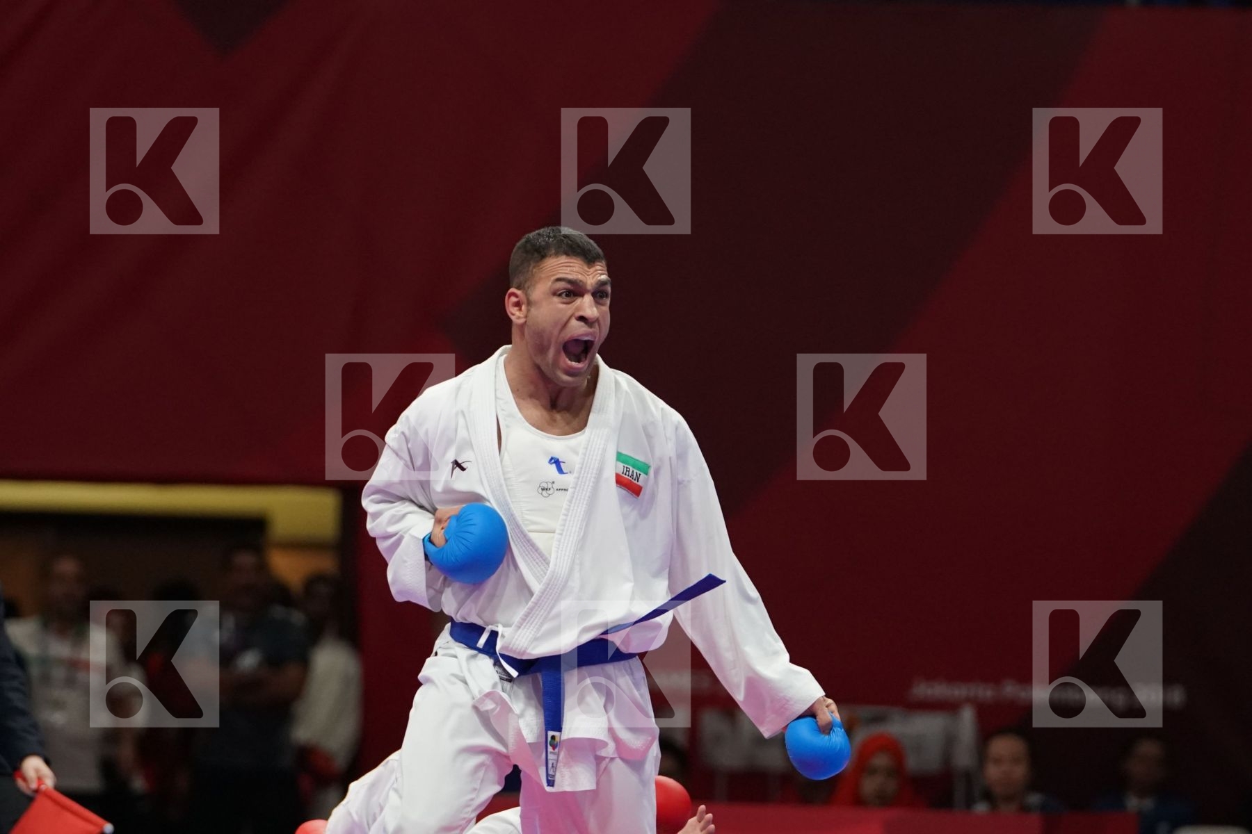 AHMAD ALMESFER (KUWAIT) vs ZABIOLLAH POORSHAB (ISLAMIC REPUBLIC OF IRAN) in Senior Kumite Ð 84 Kg - Qualification
