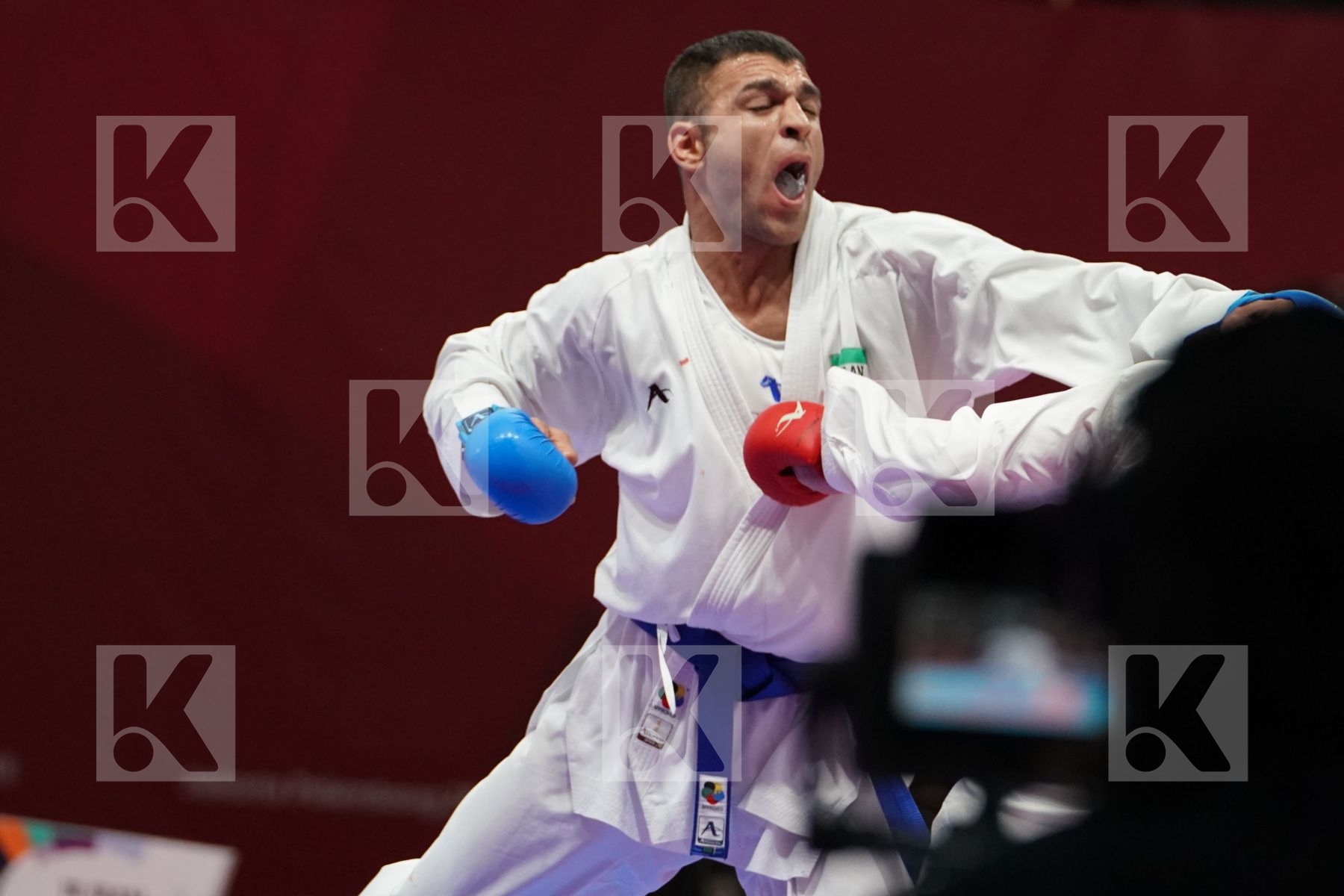 AHMAD ALMESFER (KUWAIT) vs ZABIOLLAH POORSHAB (ISLAMIC REPUBLIC OF IRAN) in Senior Kumite Ð 84 Kg - Qualification