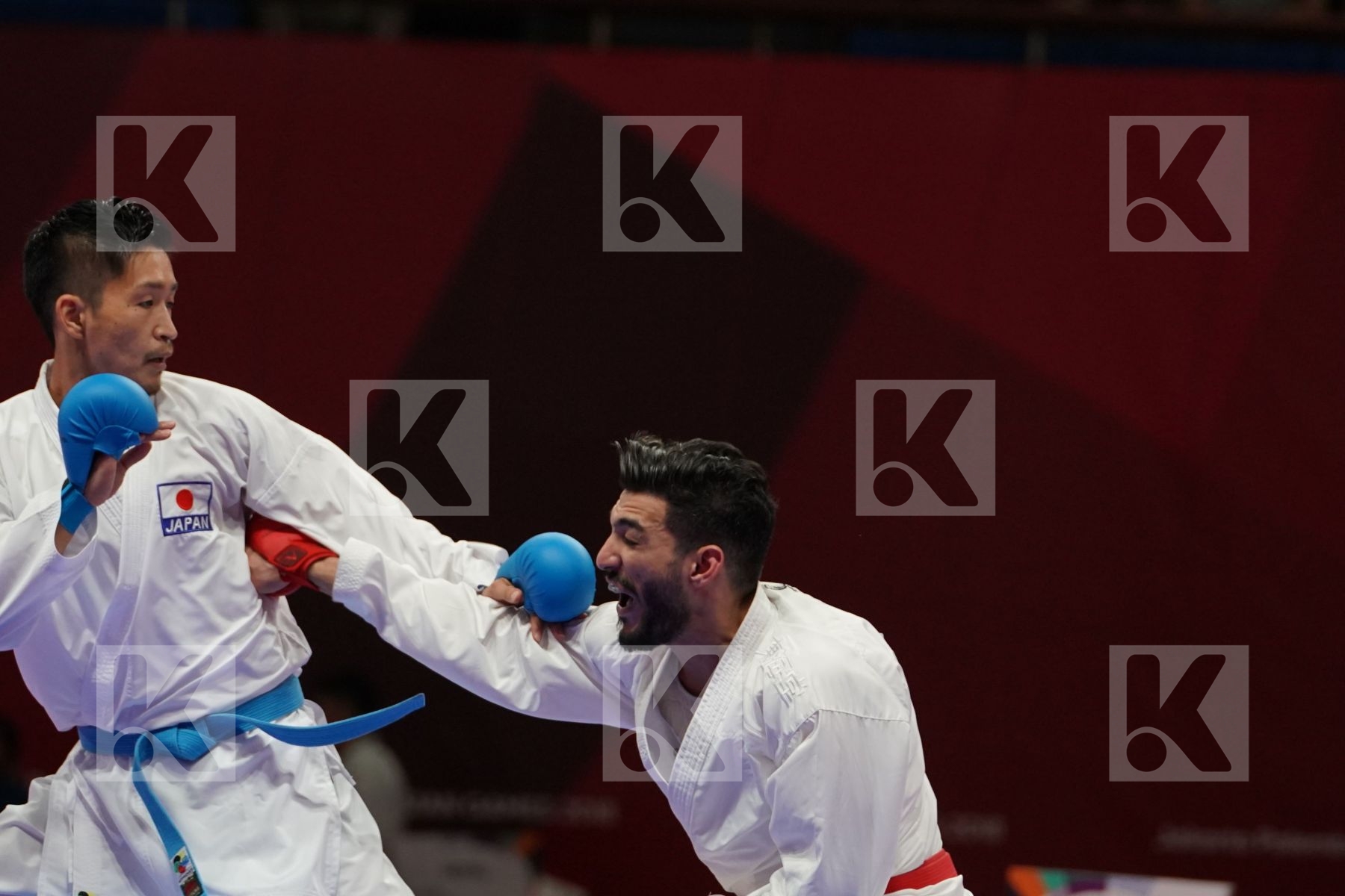 AHMAD ALMESFER (KUWAIT) vs RYUTARO ARAGA (JAPAN) in Senior Kumite Ð 84 Kg - final