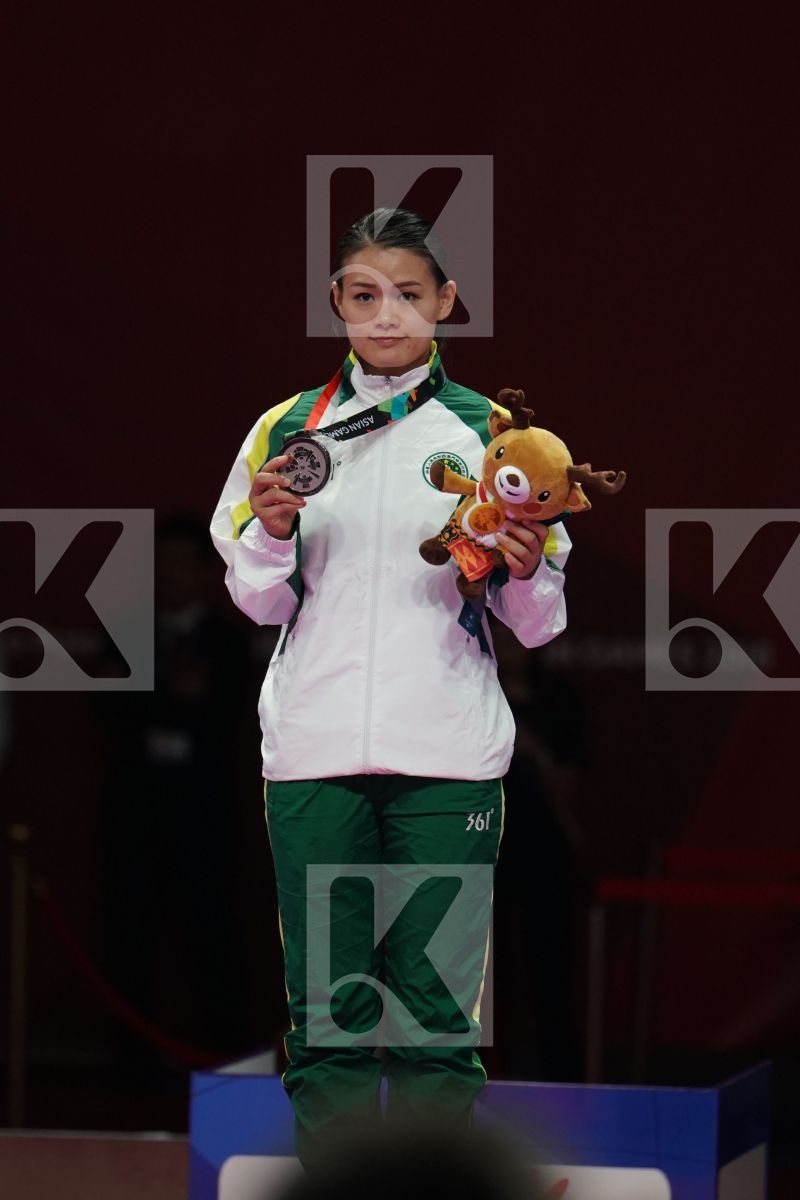 SOI LAM SOU (MACAO) in Senior Female Kata - podium ceremony