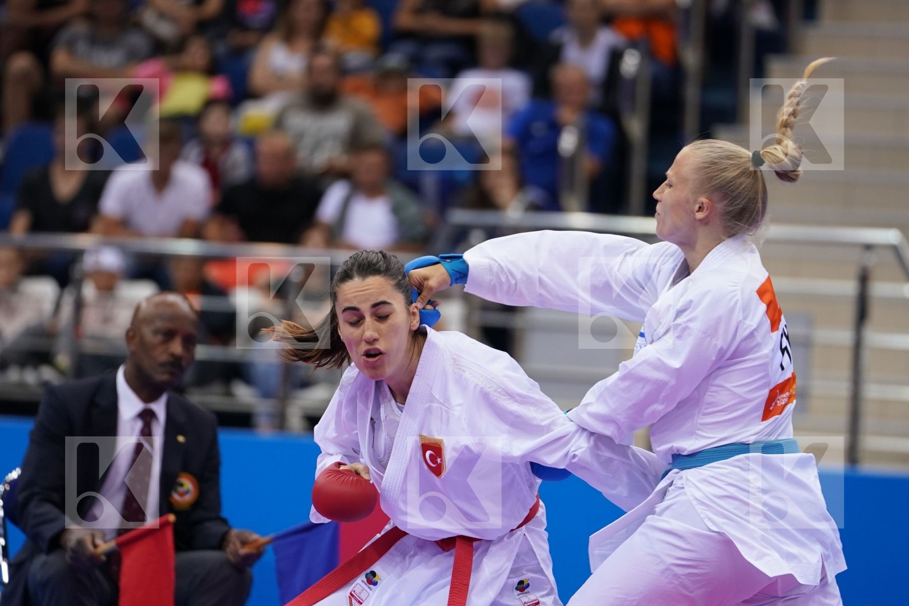 HOCAOGLU MELTEM (TURKEY) Vs KEINANEN TITTA (FINLAND) in Senior Kumite 68+ Kg - semi-final Bout