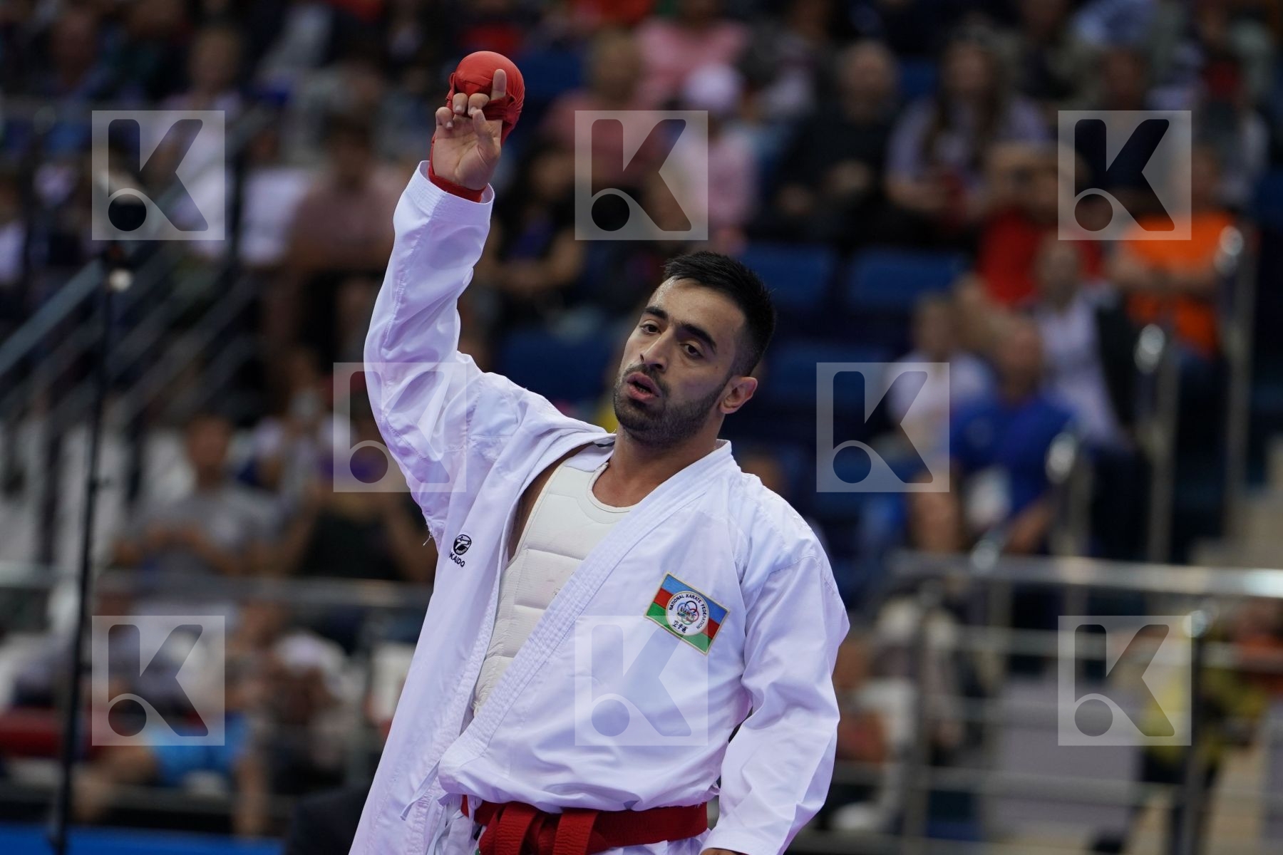 KVESIC IVAN (CROATIA) Vs MARTINA MICHELE (ITALY) in Senior Kumite -84 Kg - semi-final Bout