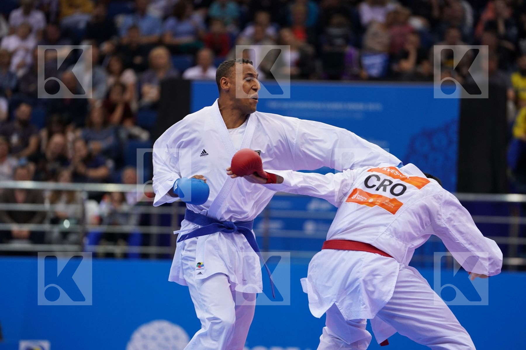 KVESIC ANDJELO (CROATIA) Vs HORNE JONATHAN (GERMANY) in Senior Kumite 84+ Kg - semi-final Bout