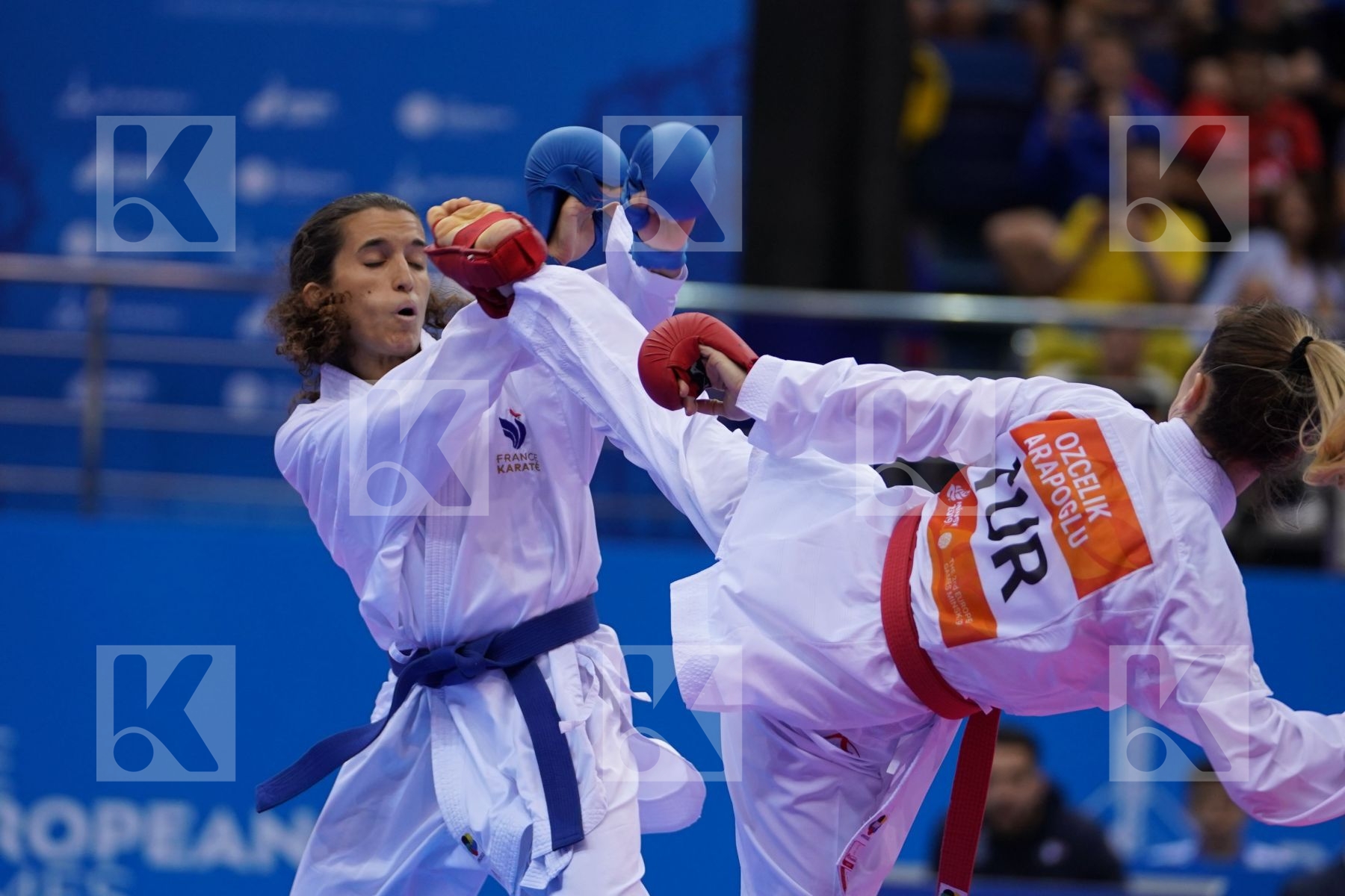 OZCELIK ARAPOGLU SERAP (TURKEY) Vs BOUDERBANE SOPHIA (FRANCE) in Senior Kumite -50 Kg - semi-final Bout