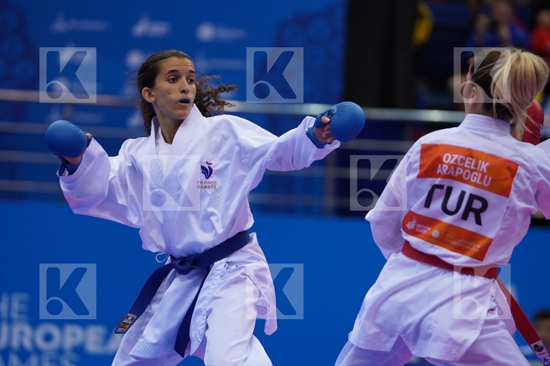 OZCELIK ARAPOGLU SERAP (TURKEY) Vs BOUDERBANE SOPHIA (FRANCE) in Senior Kumite -50 Kg - semi-final Bout