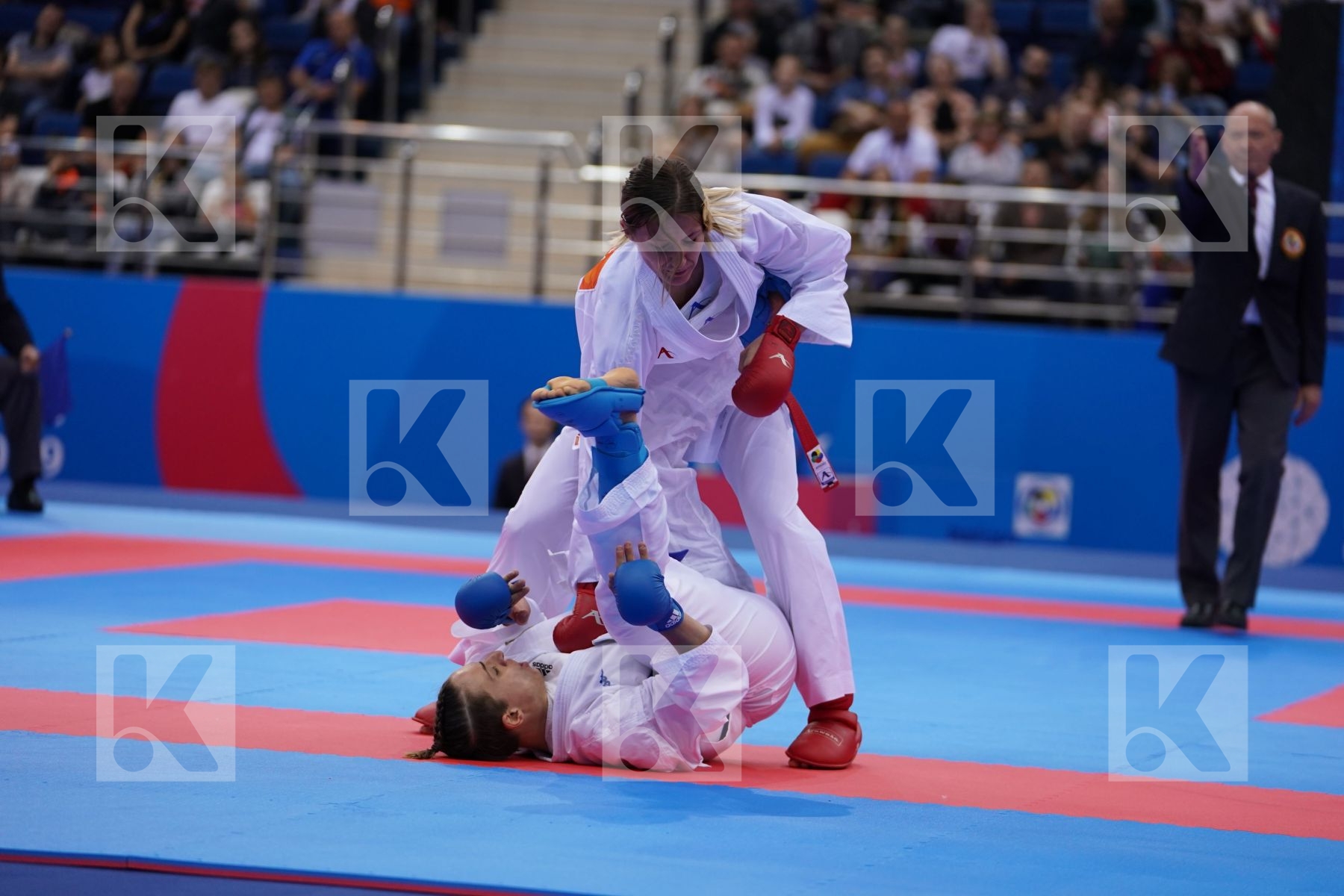 ZARETSKA IRINA (AZERBAIJAN) vs SEMERARO SILVIA (ITALY) in Senior Kumite -68 Kg - Final Bout