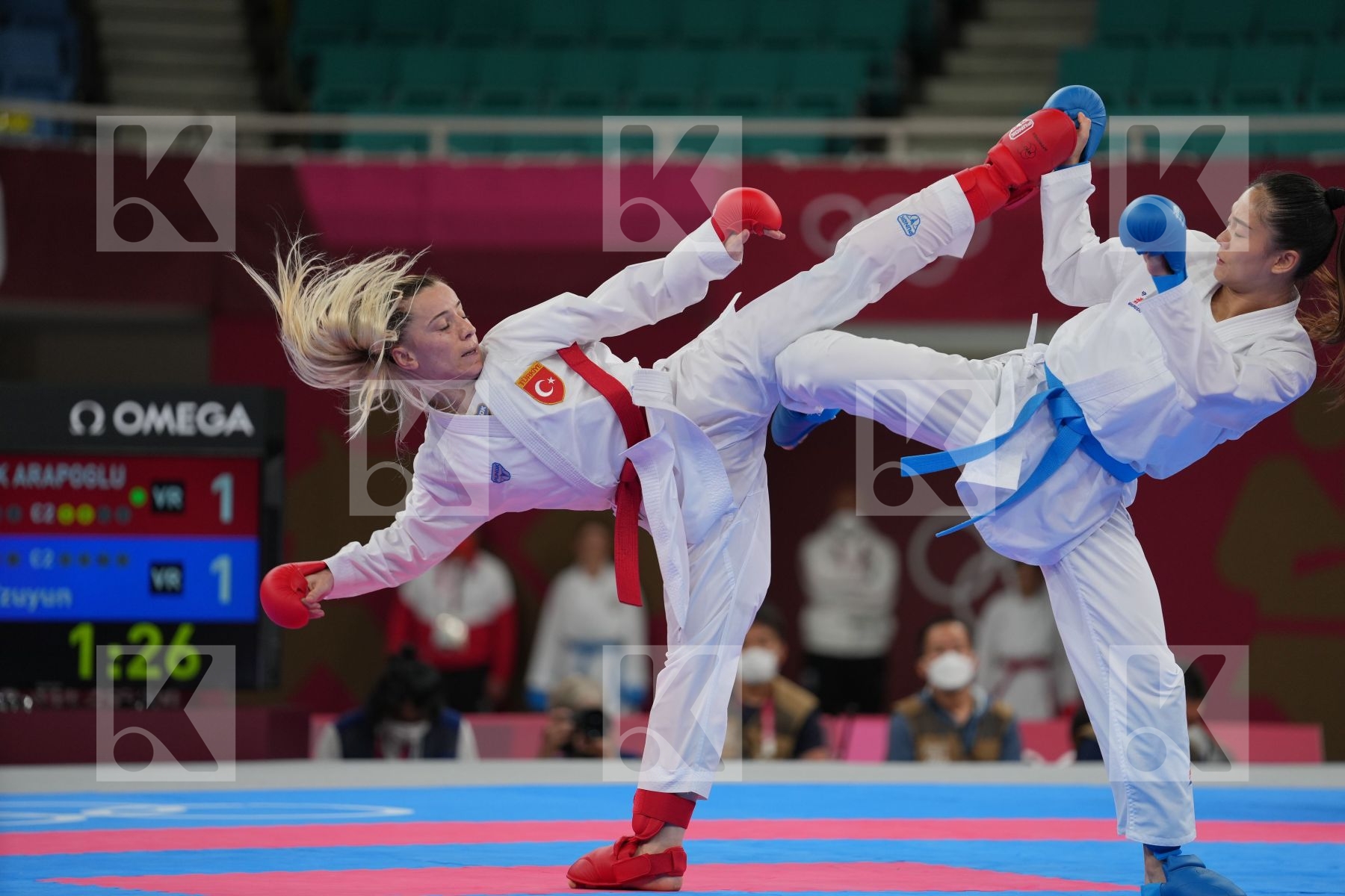 Ozcelik Arapoglu Serap (Turkey) - Kumite Female -55kg, Wen Tzu-Yun (Chinese Taipei) - Kumite Female -55kg in Senior Kumite -55 Kg - Round Robin bout