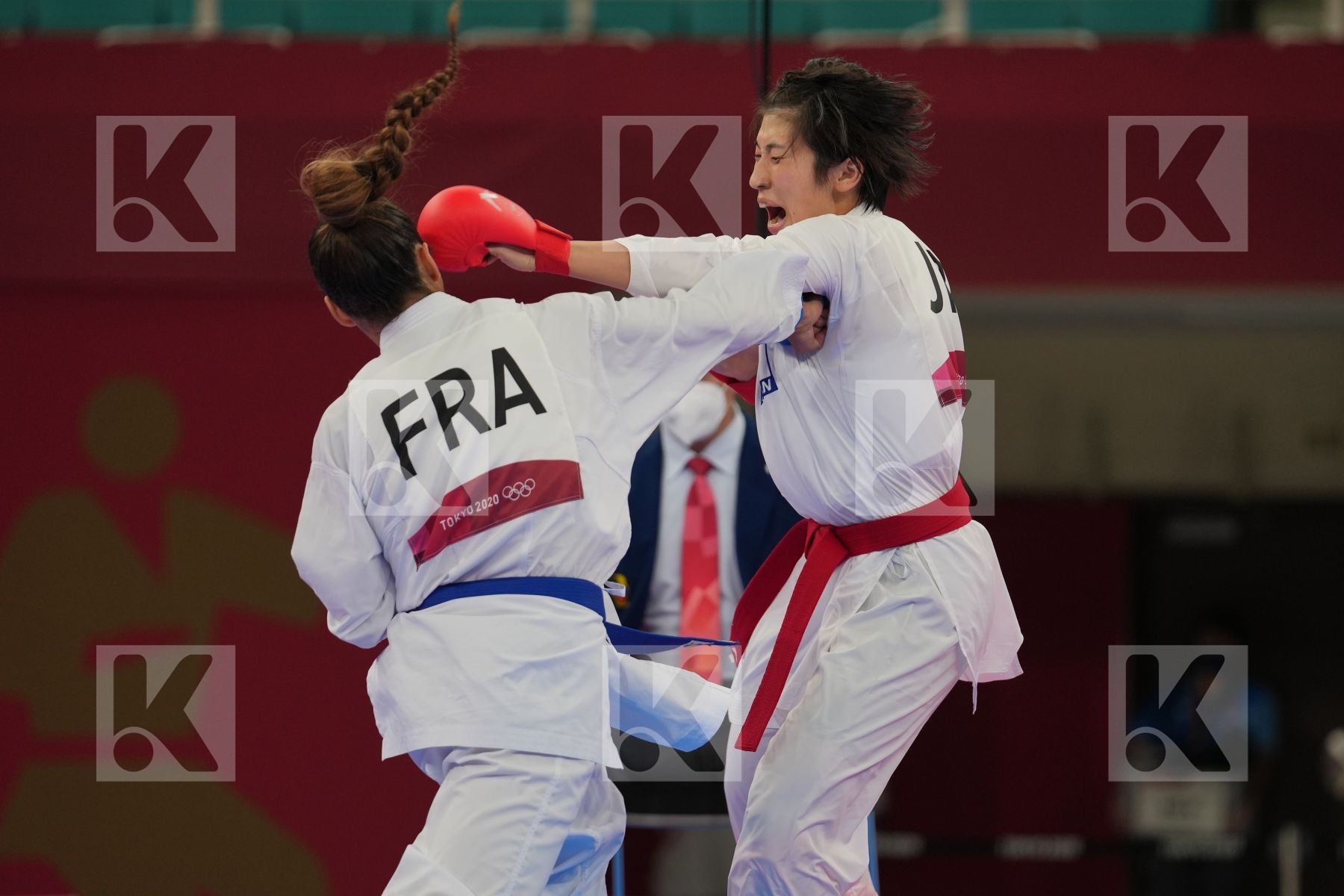 Someya Mayumi (Japan) - Kumite Female -61kg, Heurtault Leïla (France) - Kumite Female -61kg in Senior Kumite -61 Kg - Round Robin bout