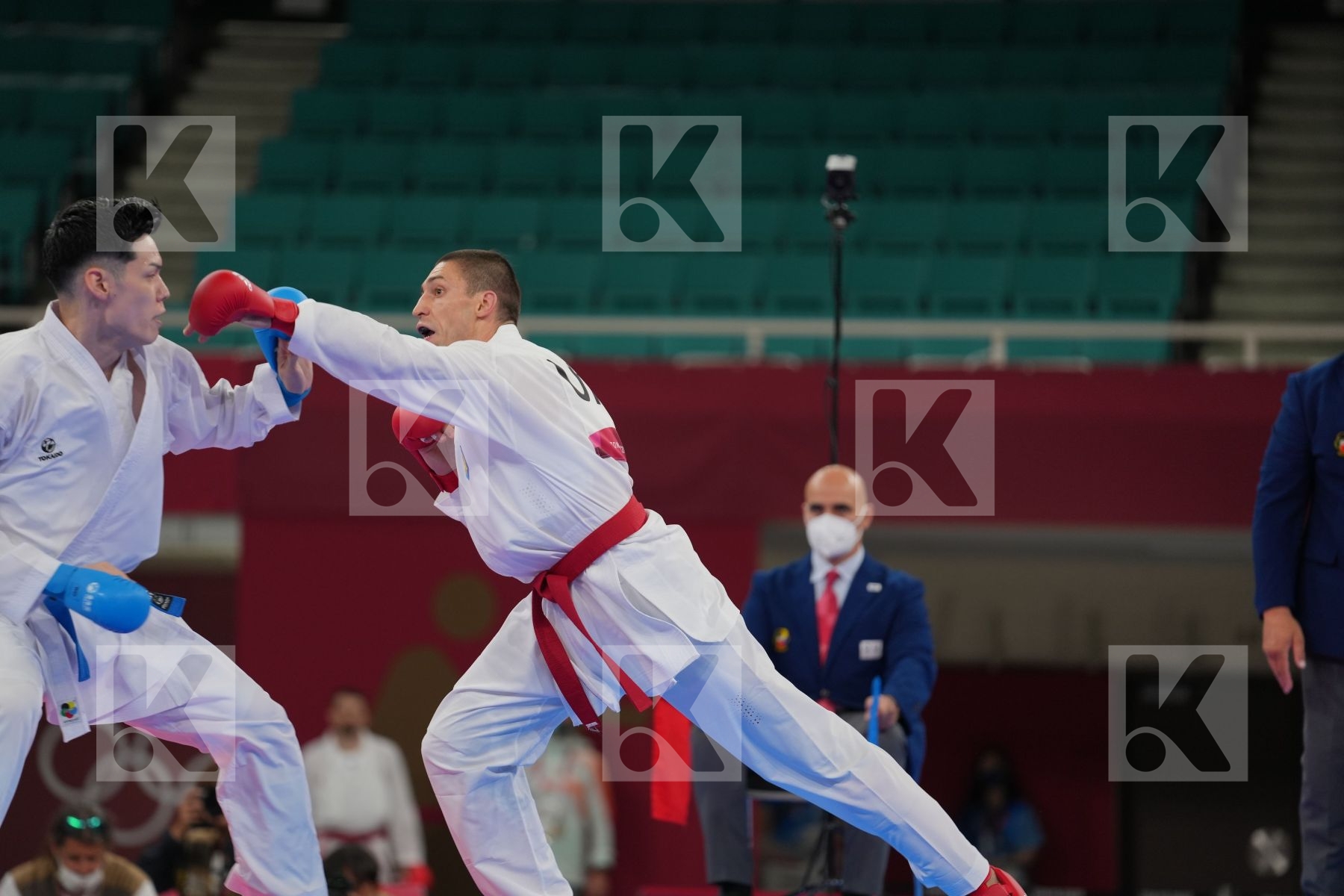 Horuna Stanislav (Ukraine) - Kumite Male -75kg, Nishimura Ken (Japan) - Kumite Male -75kg in Senior Kumite -75 Kg - Round Robin bout