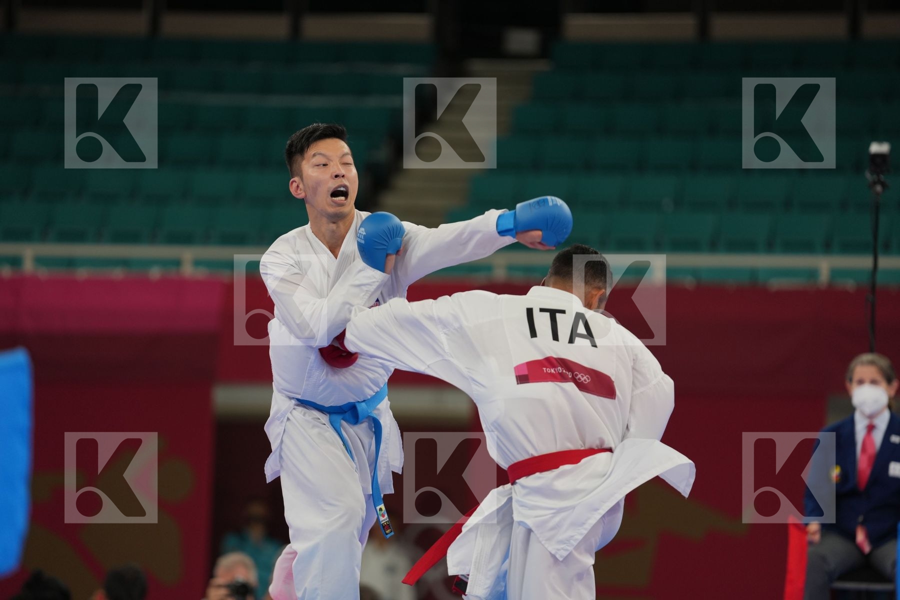 Busa Luigi (Italy) - Kumite Male -75kg, Yahiro Tsuneari (Australia) - Kumite Male -75kg in Senior Kumite -75 Kg - Round Robin bout