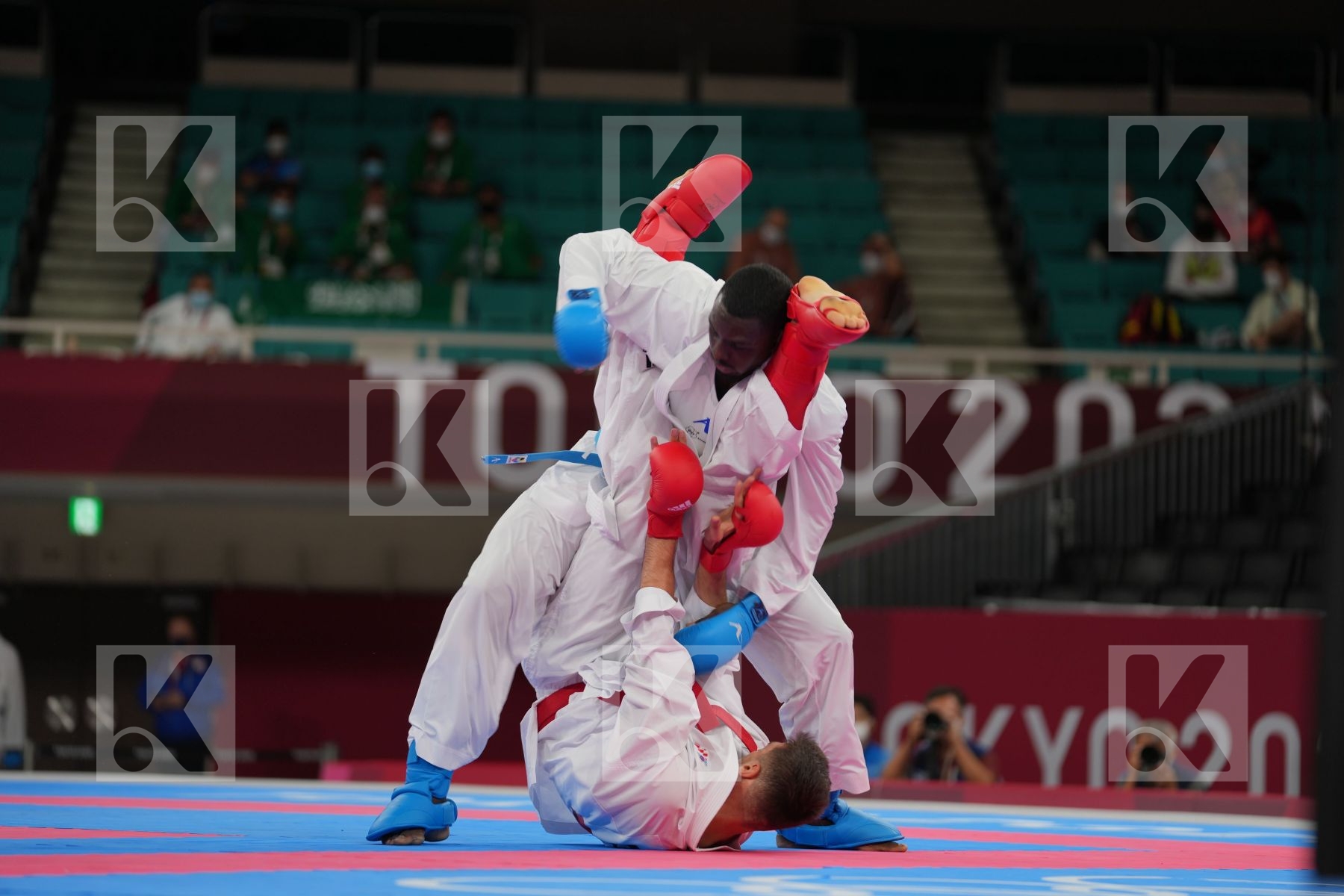 Kvesic Ivan (Croatia) - Kumite Male +75kg, Hamedi Tareg (Saudi Arabia) - Kumite Male +75kg in Senior Kumite 75+ Kg - Round Robin bout
