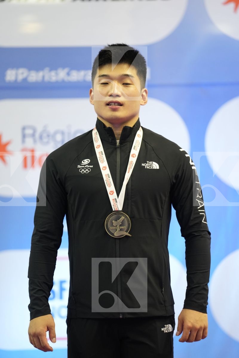 PARK HEEJUN (REPUBLIC OF KOREA) in Olympic Category - Kata Male - Podium Ceremony