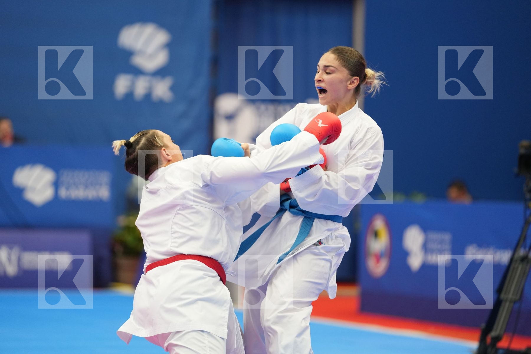 SEMERARO SILVIA (ITALY), BRATIC MELISSA (CANADA) in Olympic Category - Kumite Female 61+ KG - Round Robin bout