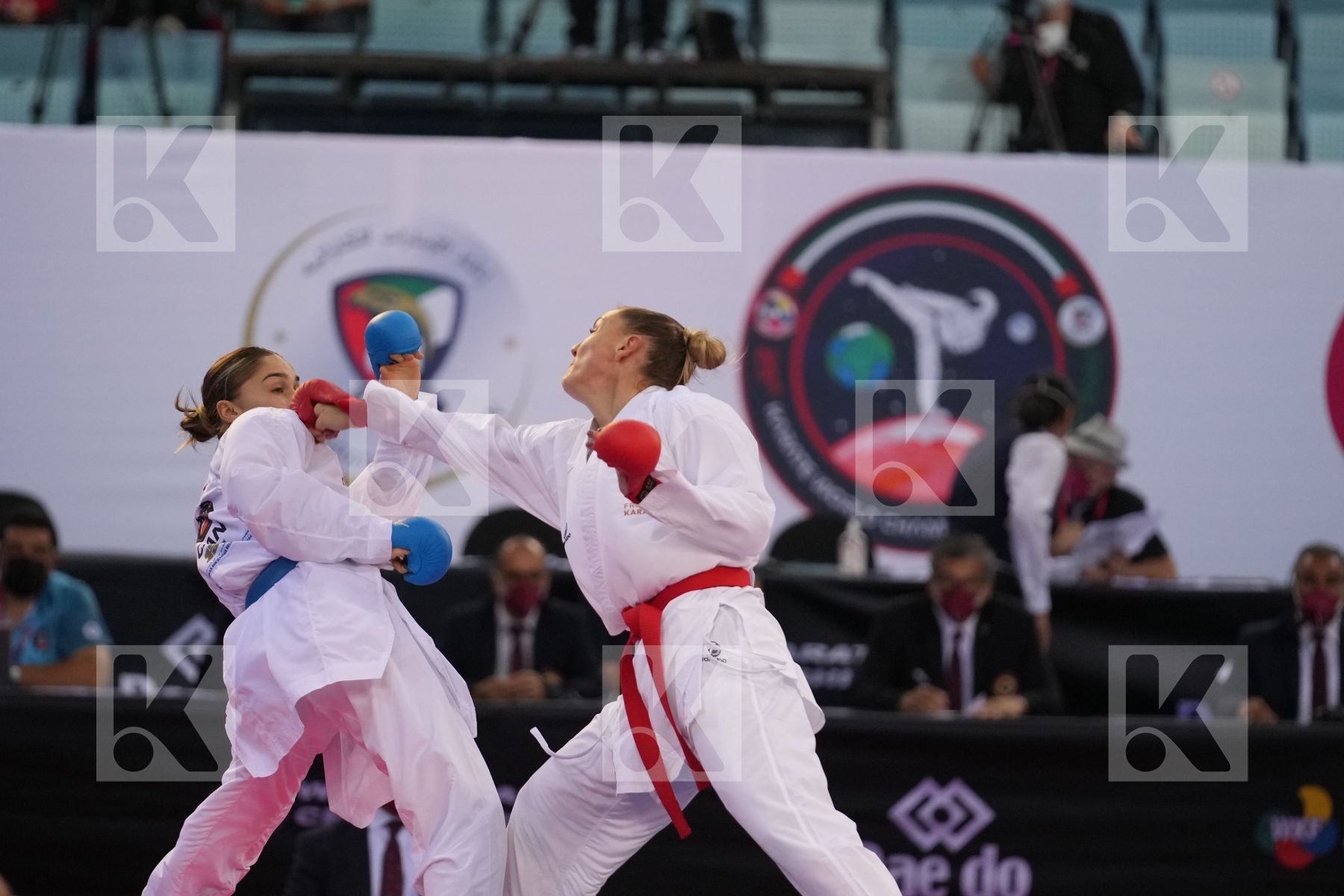 AGIER ALIZEE (FRANCE) vs BRATIC MELISSA (CANADA) in Female Kumite -68 Kg - bronze bout