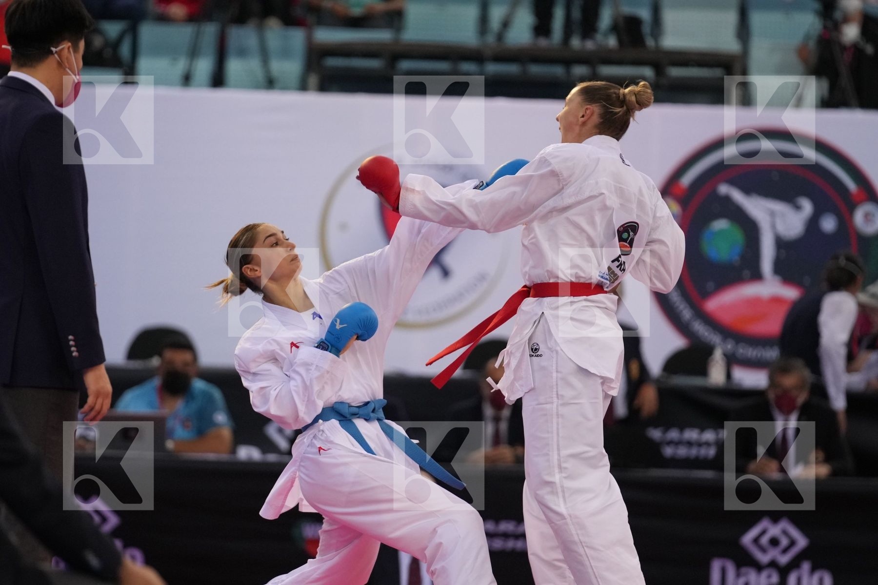 AGIER ALIZEE (FRANCE) vs BRATIC MELISSA (CANADA) in Female Kumite -68 Kg - bronze bout