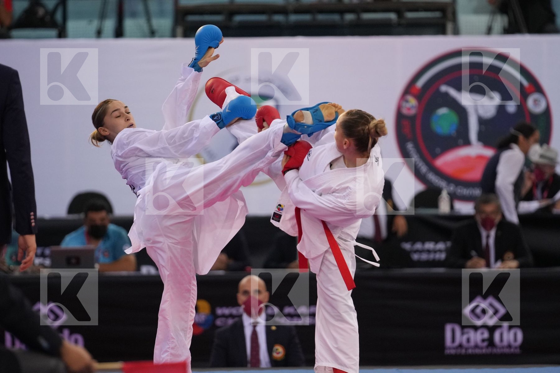 AGIER ALIZEE (FRANCE) vs BRATIC MELISSA (CANADA) in Female Kumite -68 Kg - bronze bout