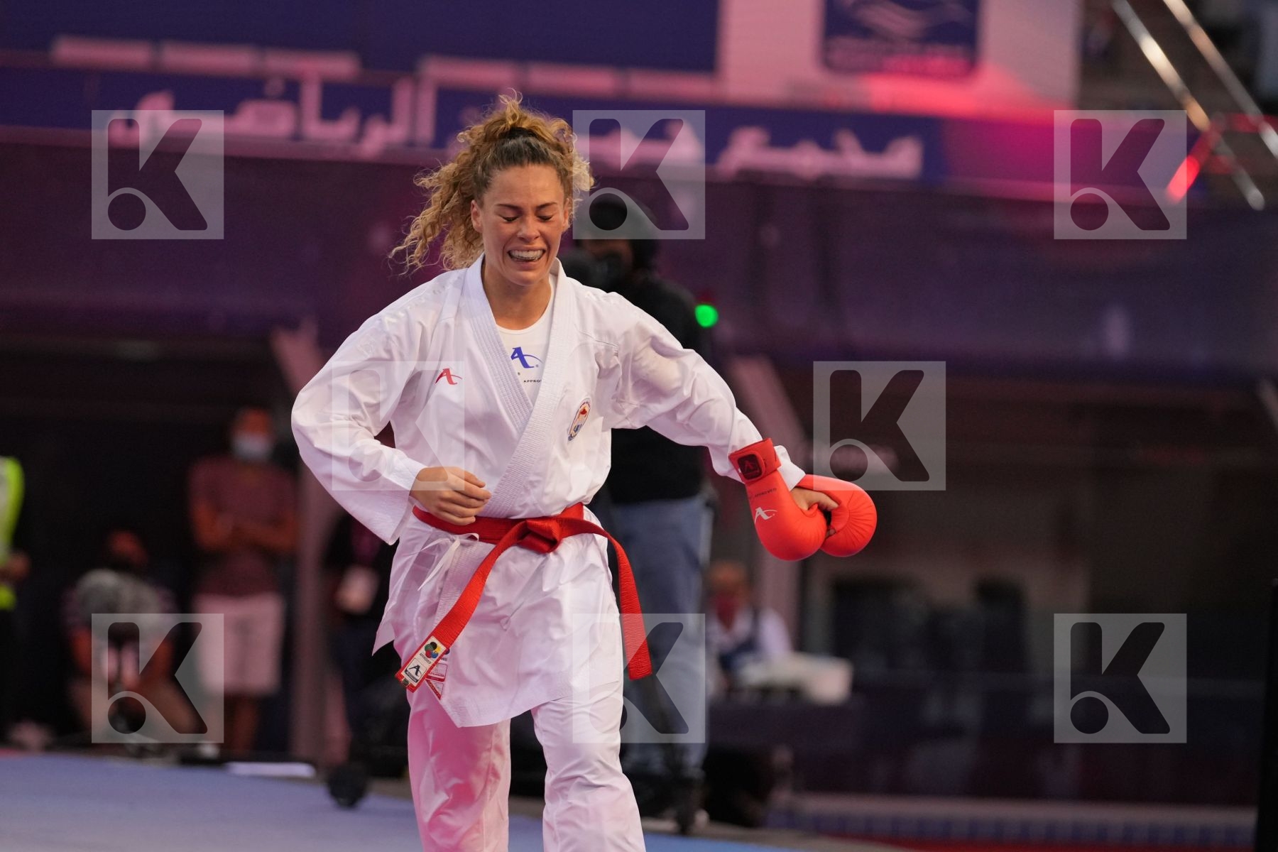 SNEL LYNN (NETHERLANDS) vs JUMAA HAYA (CANADA) in Female Kumite -61 Kg - bronze bout